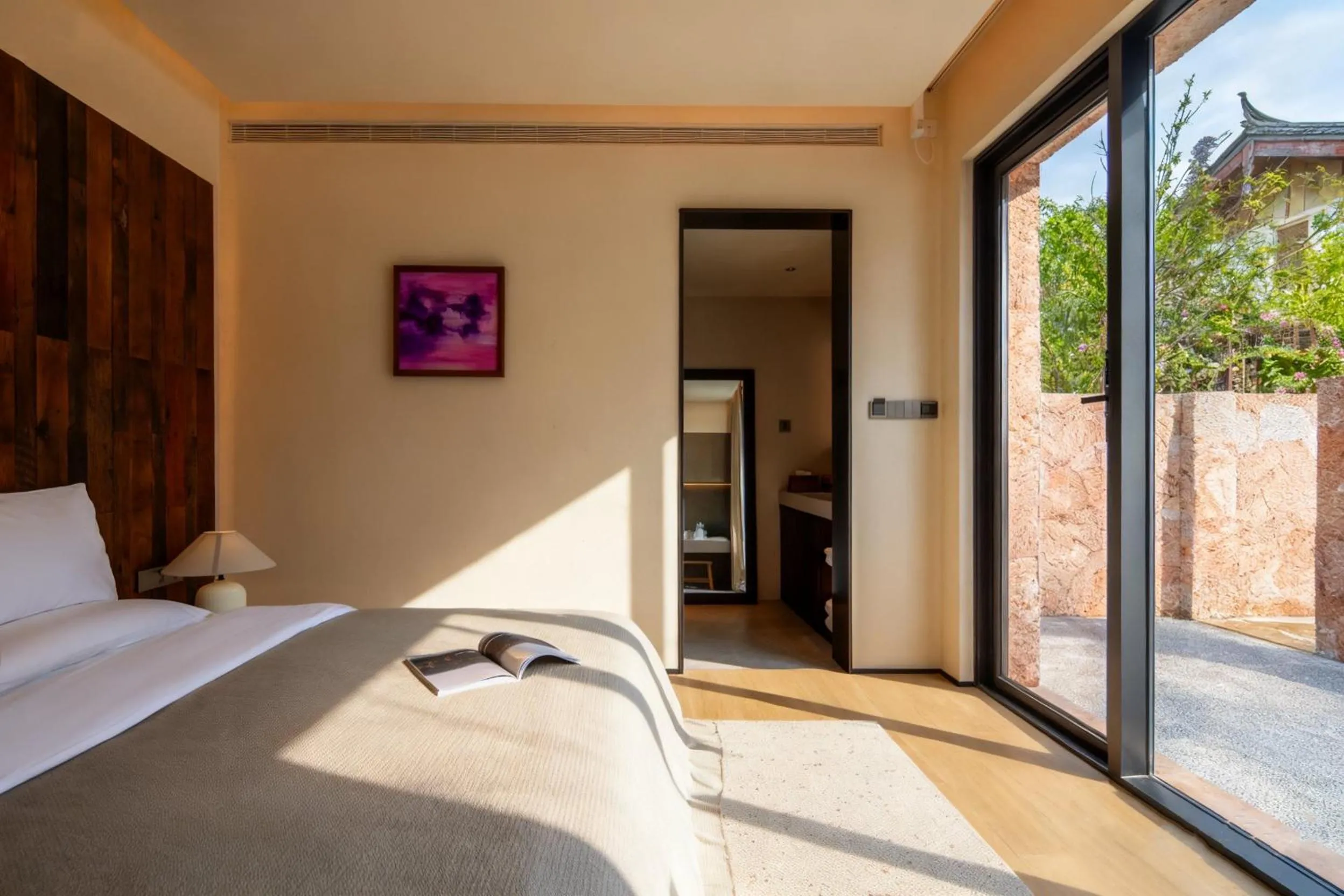 Mucheng Xichi Snow Mountain Art Resort Hotel (Baisha Ancient Town Branch)