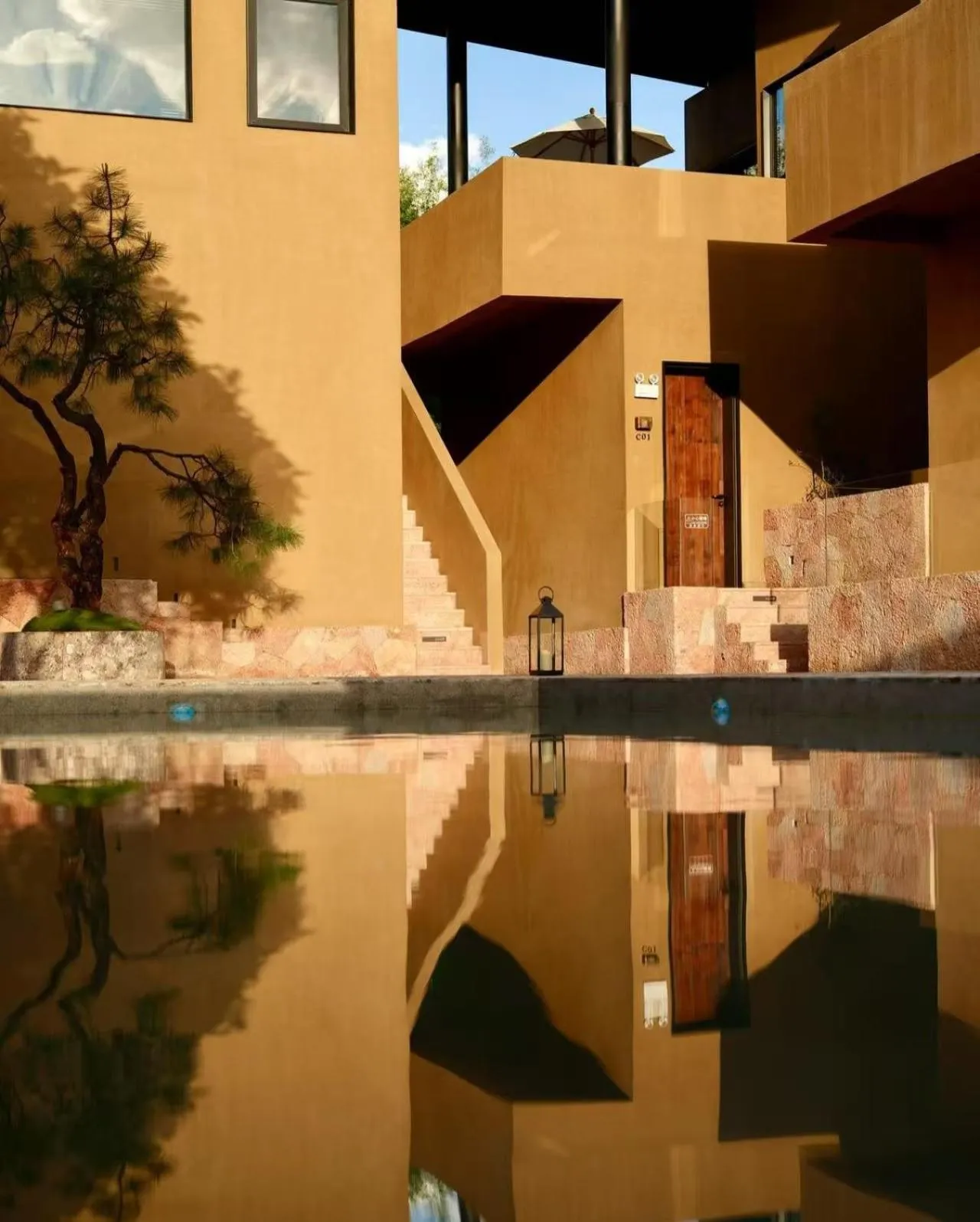 Mucheng Xichi Snow Mountain Art Resort Hotel (Baisha Ancient Town Branch)