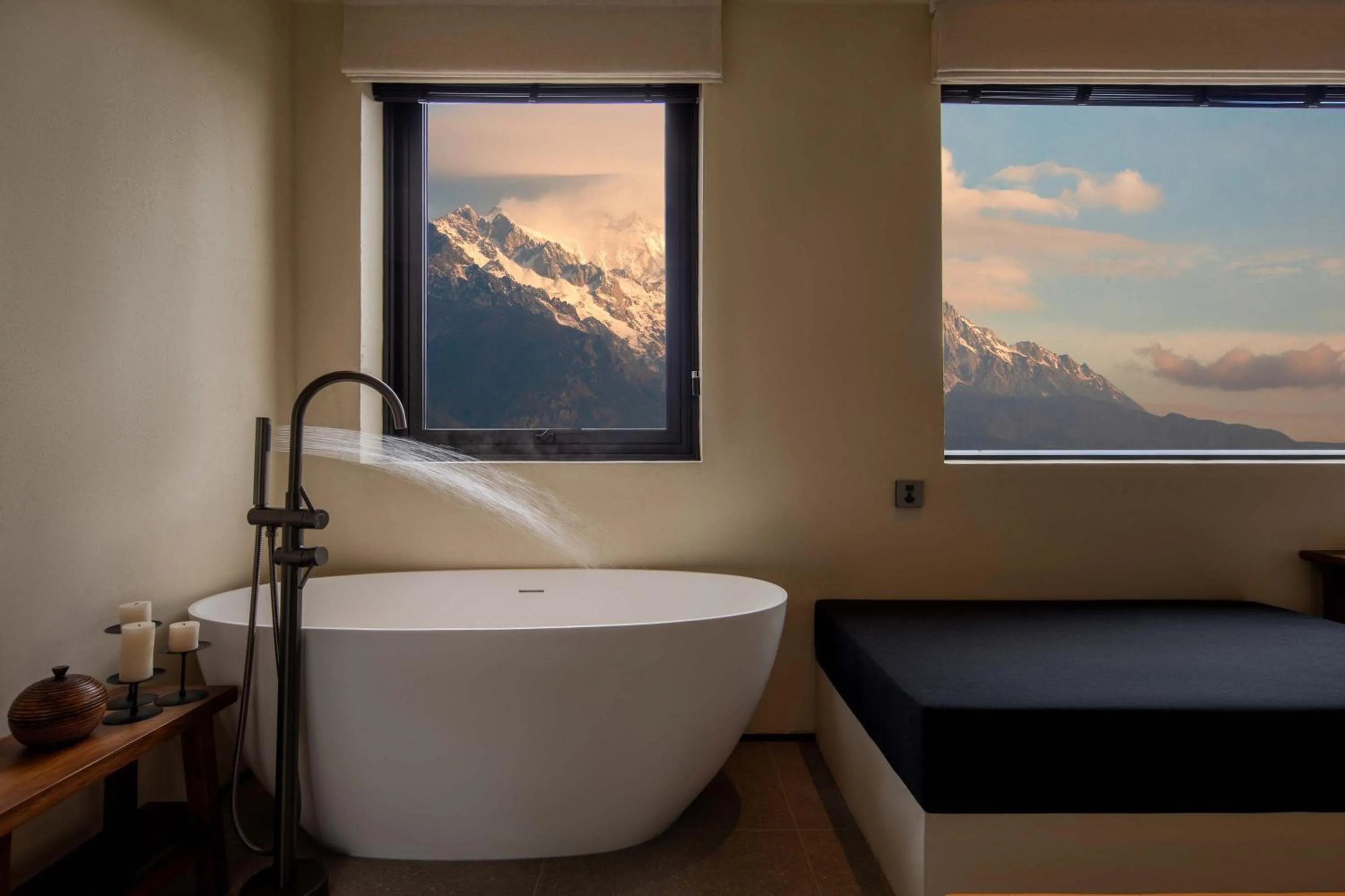 Natural landscape in Mucheng Xichi Snow Mountain Art Resort Hotel (Baisha Ancient Town Branch)