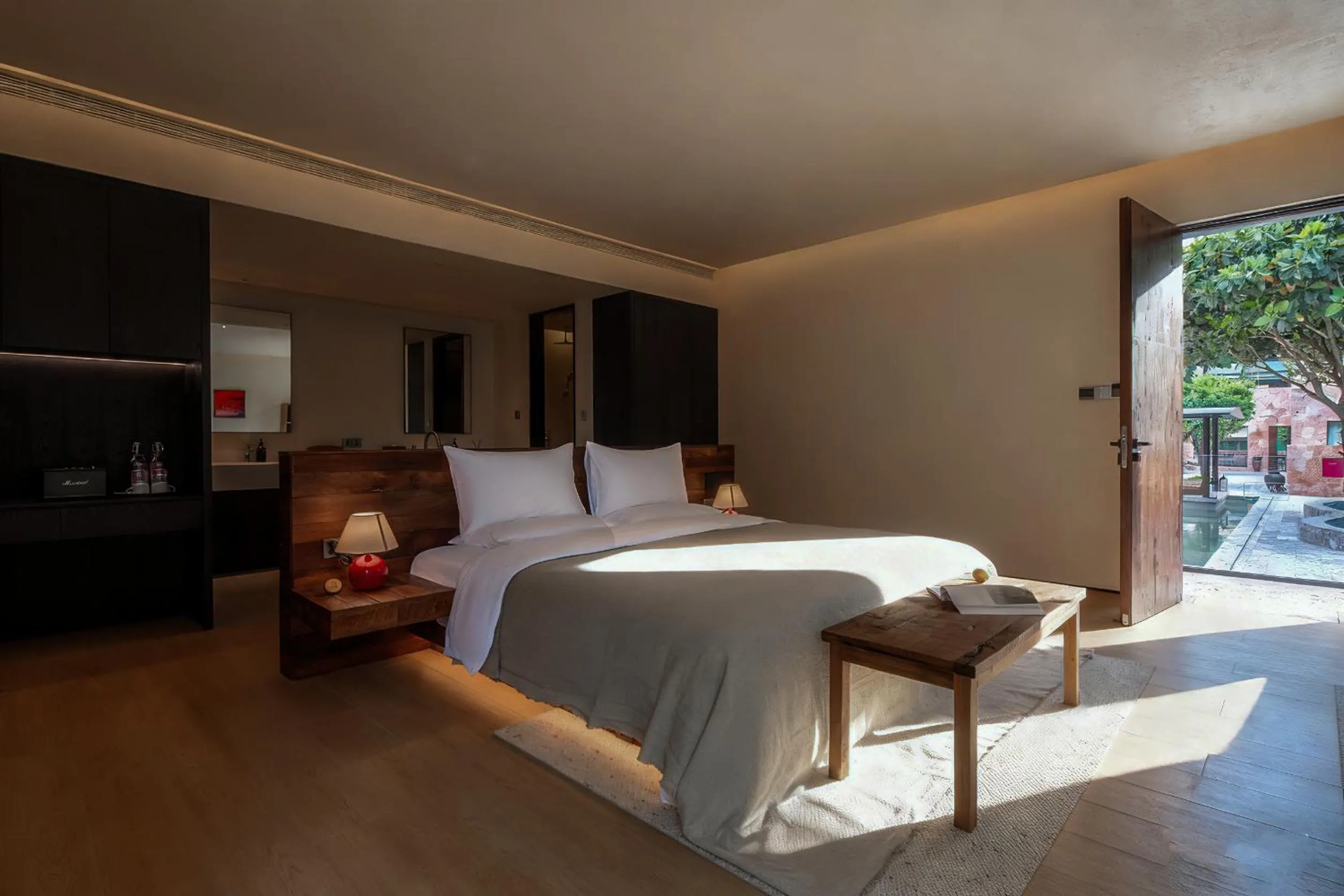 Mucheng Xichi Snow Mountain Art Resort Hotel (Baisha Ancient Town Branch)