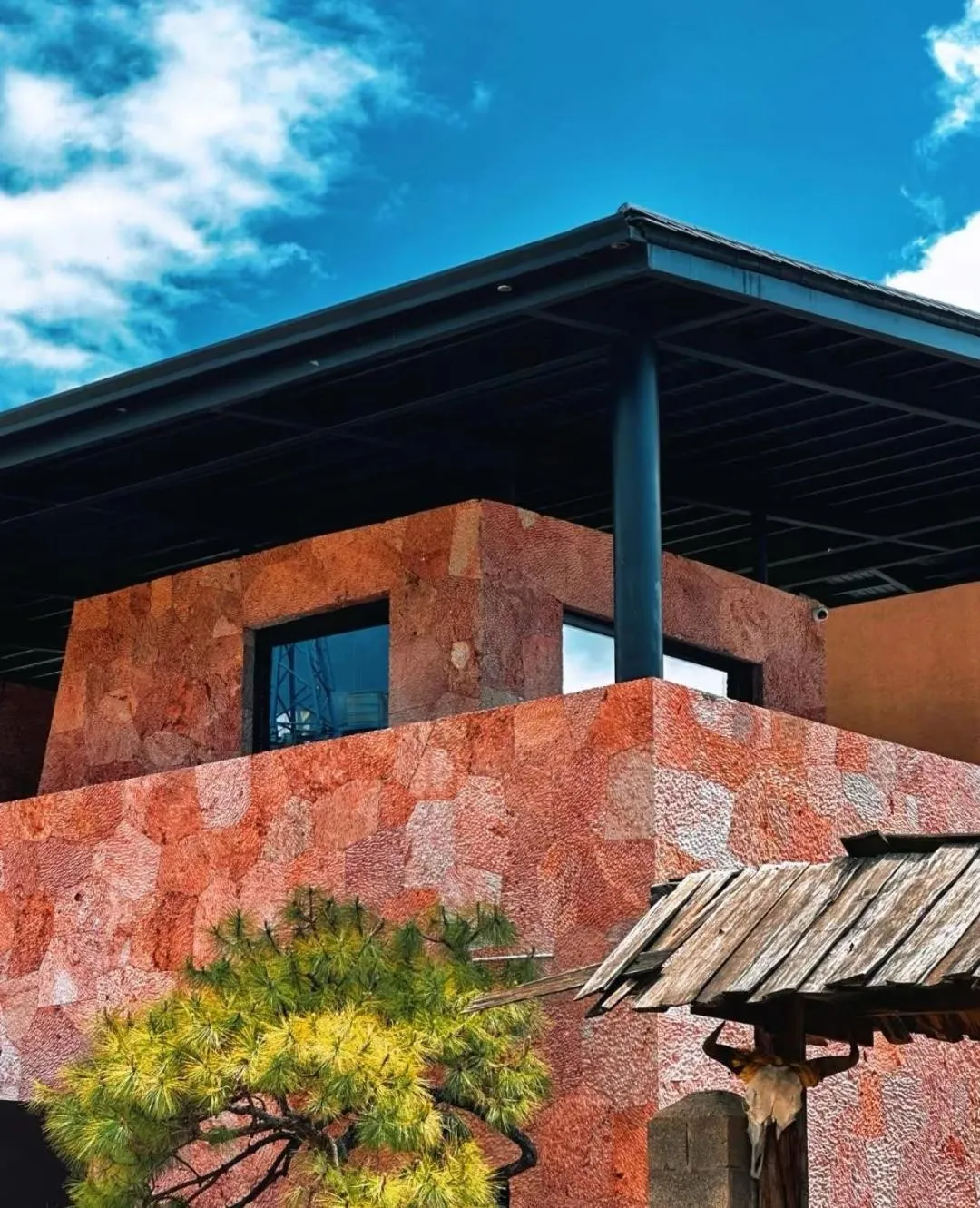 Mucheng Xichi Snow Mountain Art Resort Hotel (Baisha Ancient Town Branch)
