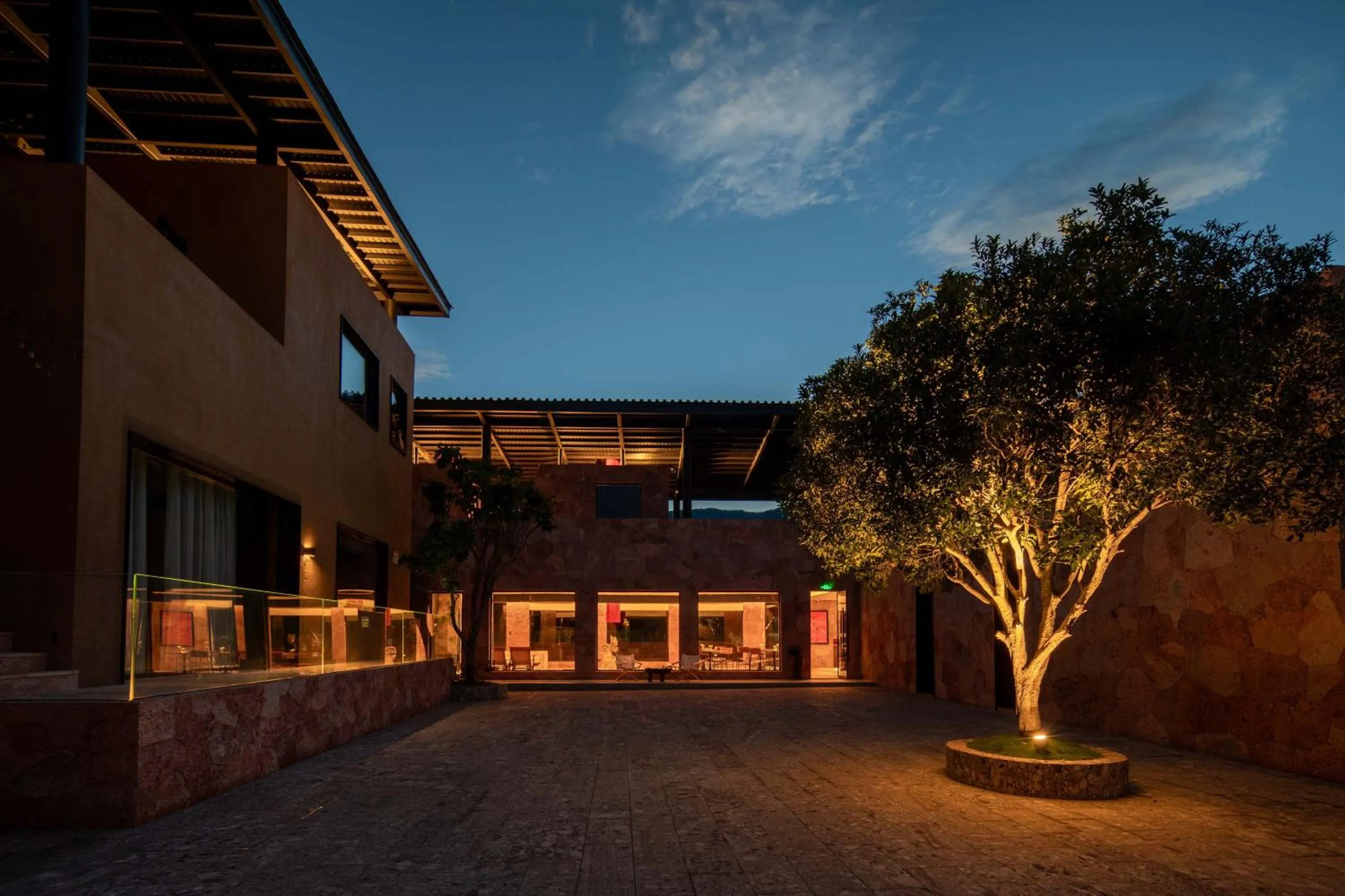 Property building in Mucheng Xichi Snow Mountain Art Resort Hotel (Baisha Ancient Town Branch)