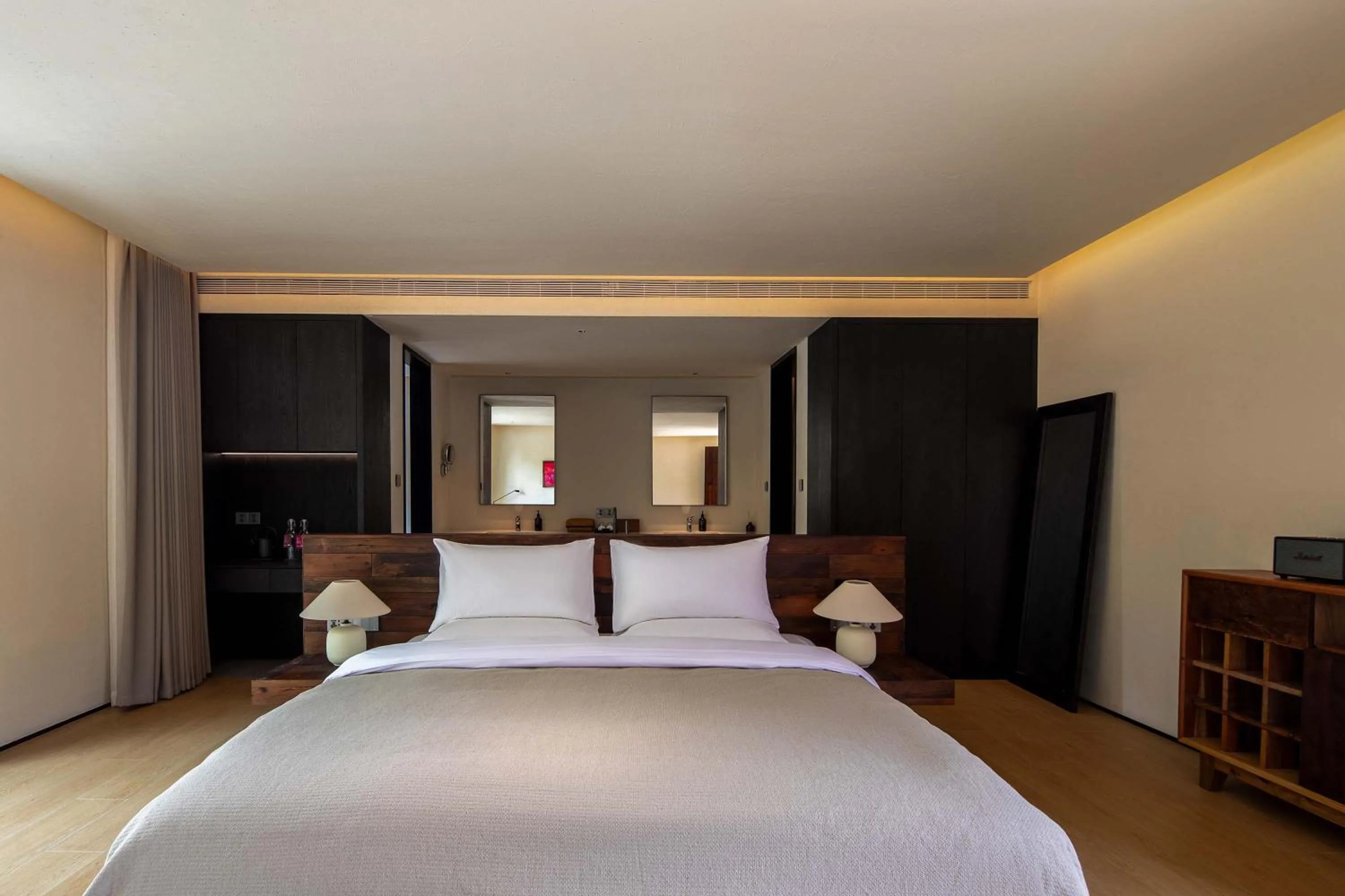 Photo of the whole room in Mucheng Xichi Snow Mountain Art Resort Hotel (Baisha Ancient Town Branch)