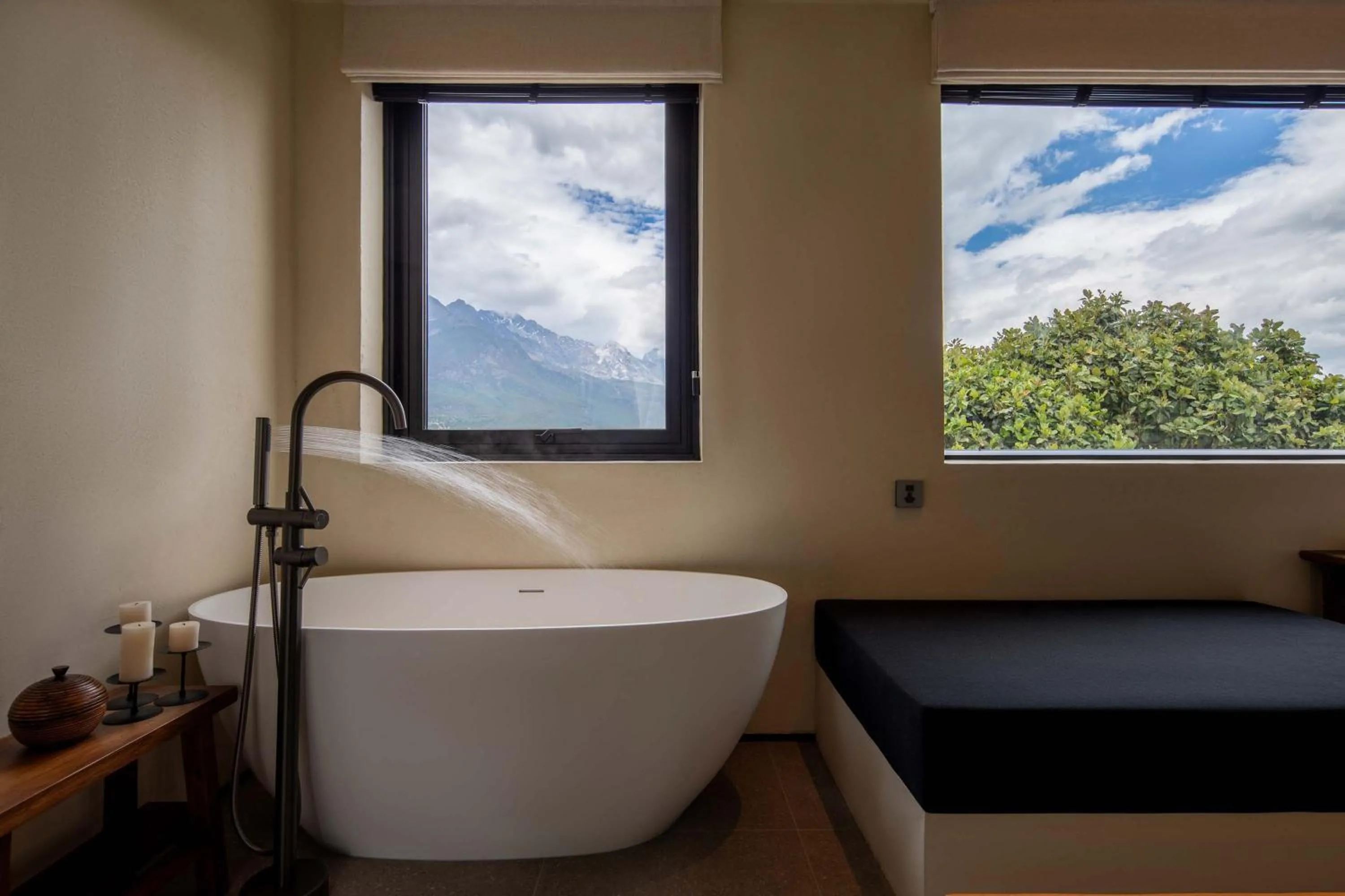 Natural landscape in Mucheng Xichi Snow Mountain Art Resort Hotel (Baisha Ancient Town Branch)