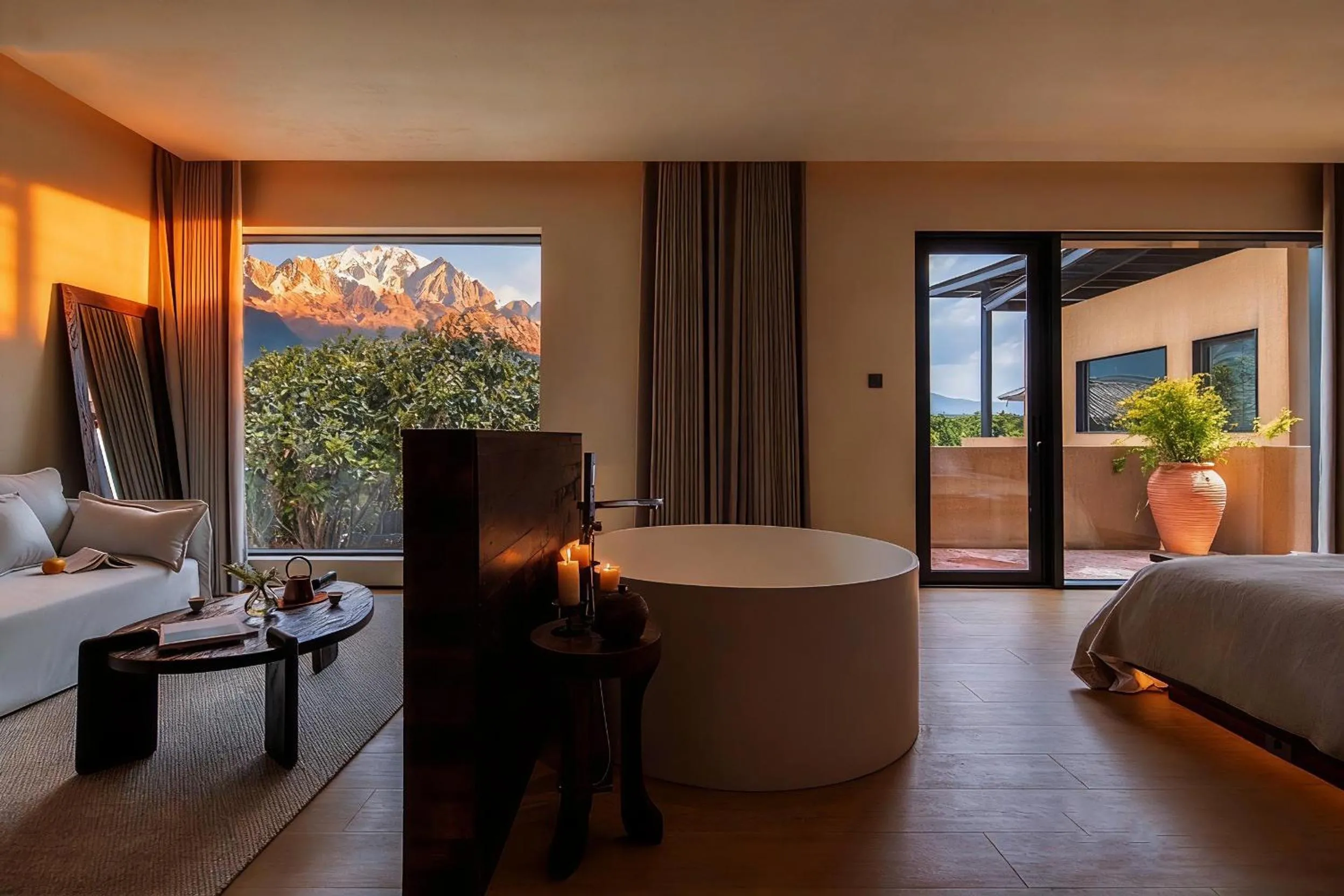 Mucheng Xichi Snow Mountain Art Resort Hotel (Baisha Ancient Town Branch)