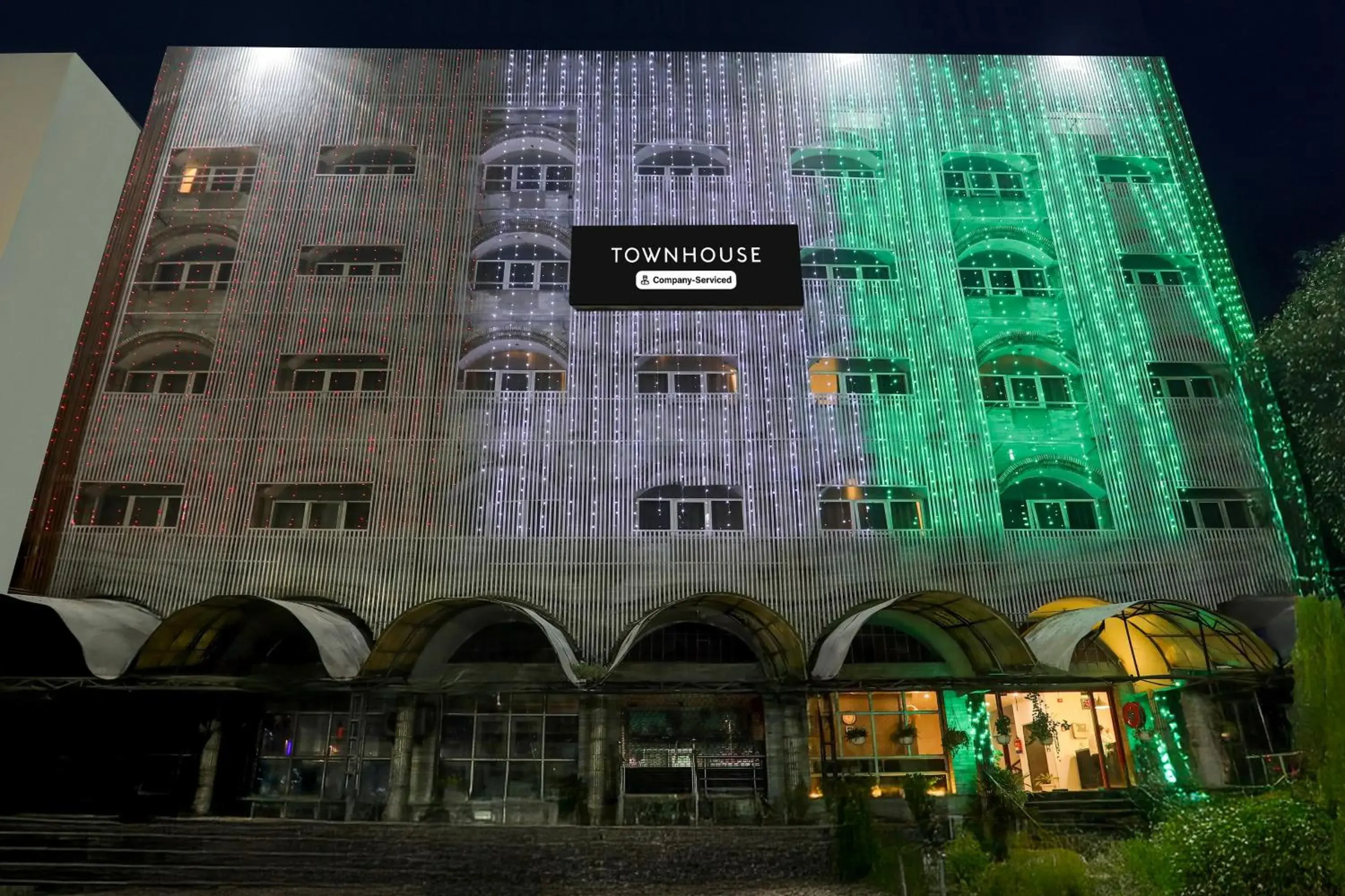 Facade/entrance in Super Townhouse Prayagraj Near Railway Station Formerly Santosh Palace Facade/entrance in Super Townhouse Prayagraj Near Railway Station Formerly Santosh Palace