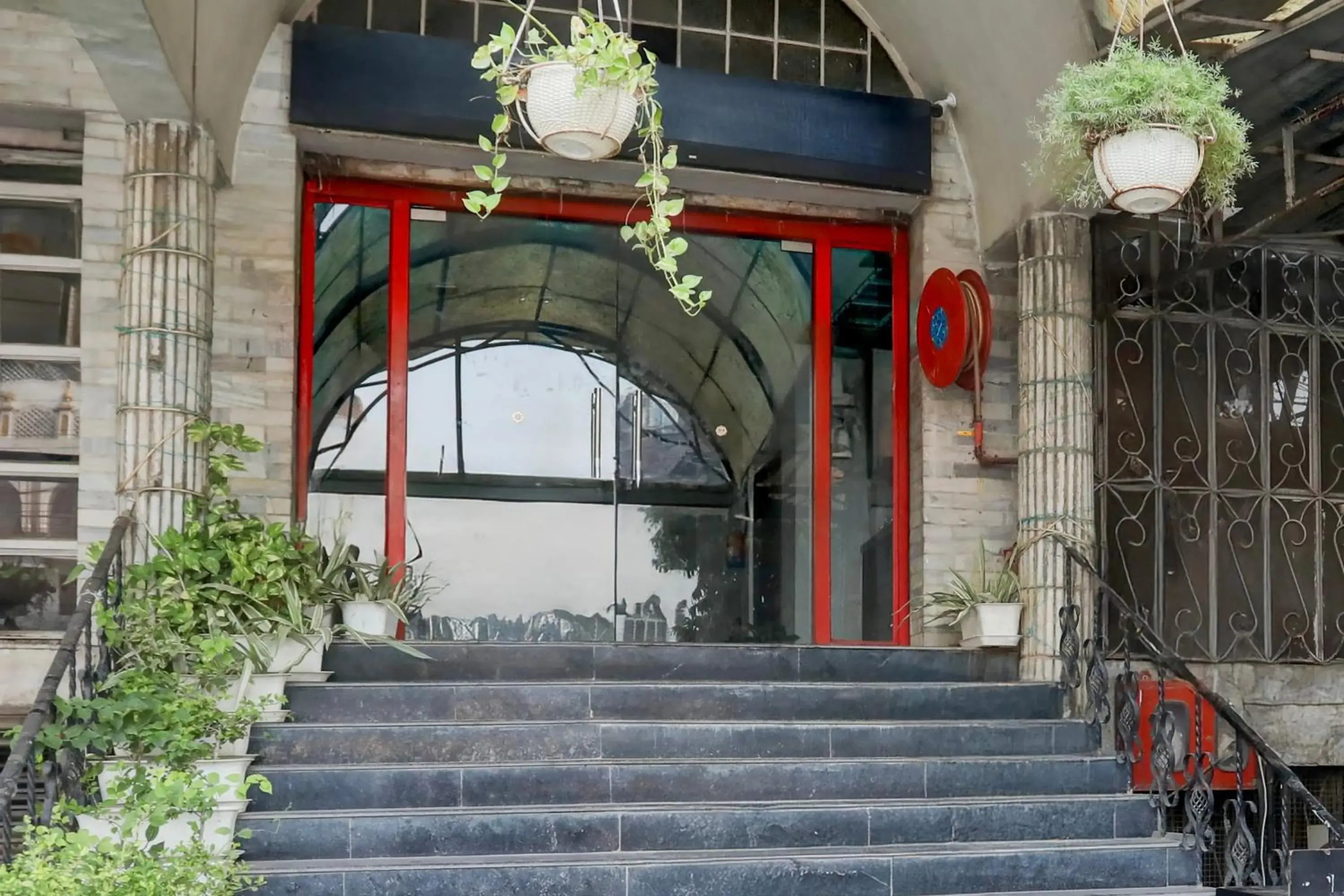 Facade/entrance in Super Townhouse Prayagraj Near Railway Station Formerly Santosh Palace Facade/entrance in Super Townhouse Prayagraj Near Railway Station Formerly Santosh Palace