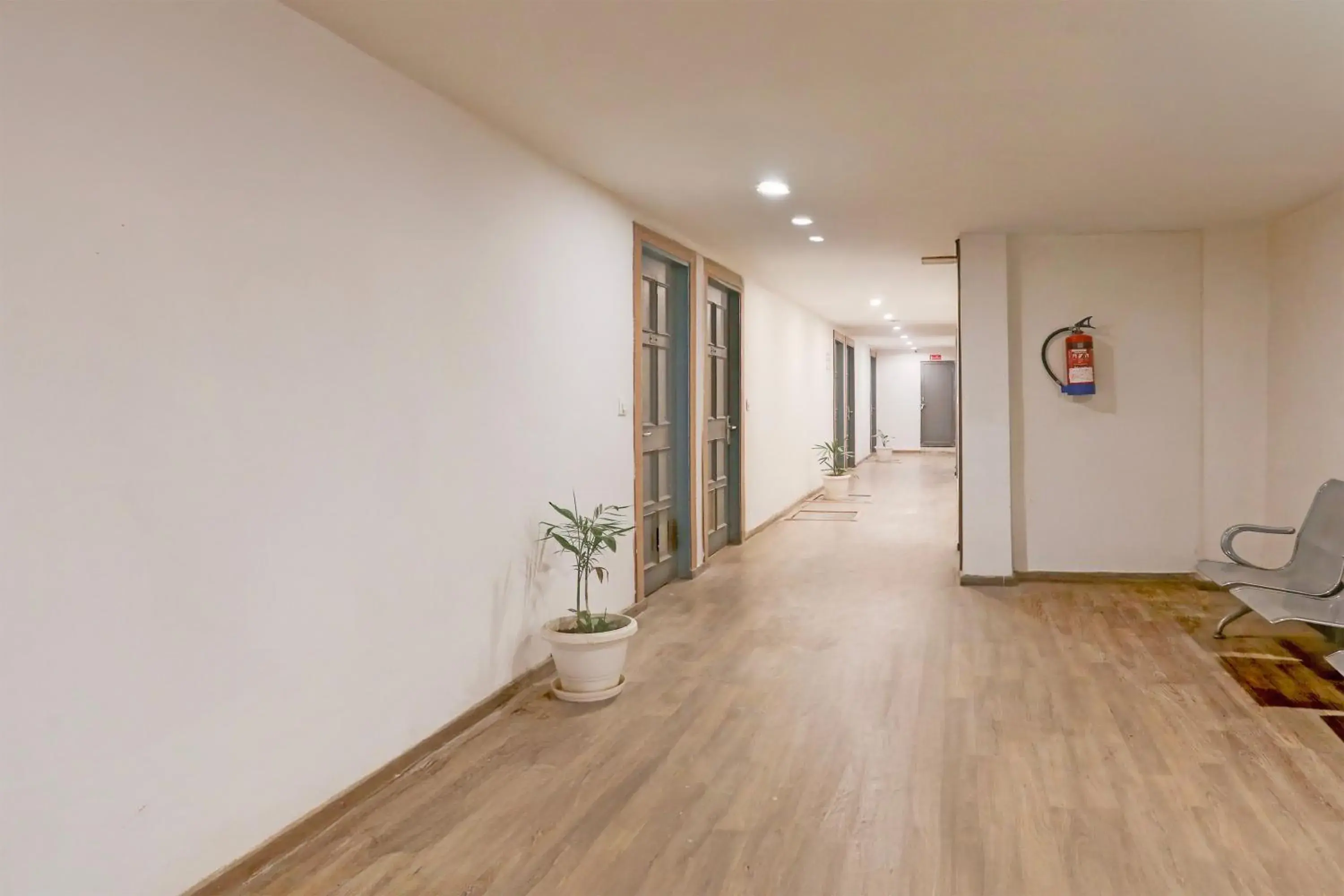 Lobby or reception in Super Townhouse Prayagraj Near Railway Station Formerly Santosh Palace Lobby or reception in Super Townhouse Prayagraj Near Railway Station Formerly Santosh Palace