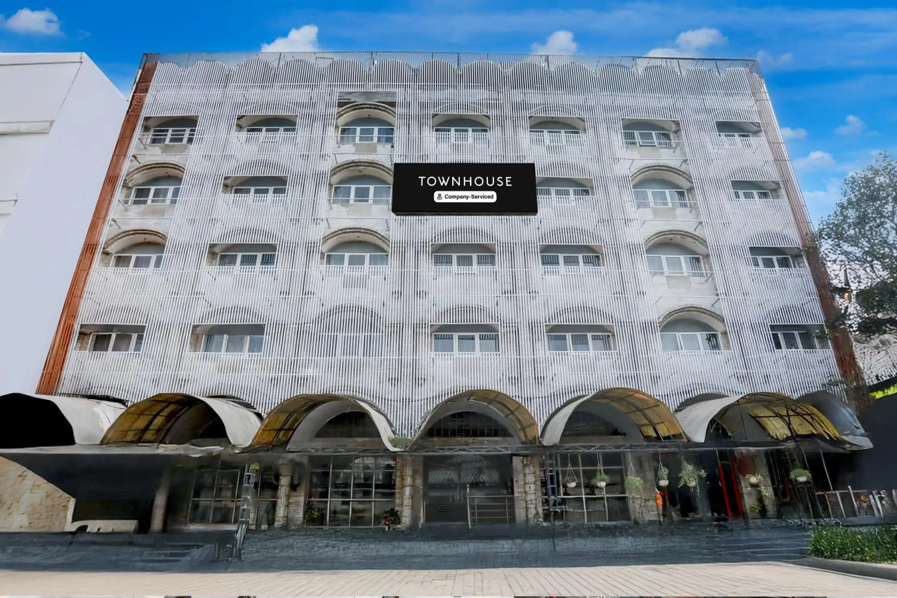 Facade/entrance in Super Townhouse Prayagraj Near Railway Station Formerly Santosh Palace Facade/entrance in Super Townhouse Prayagraj Near Railway Station Formerly Santosh Palace