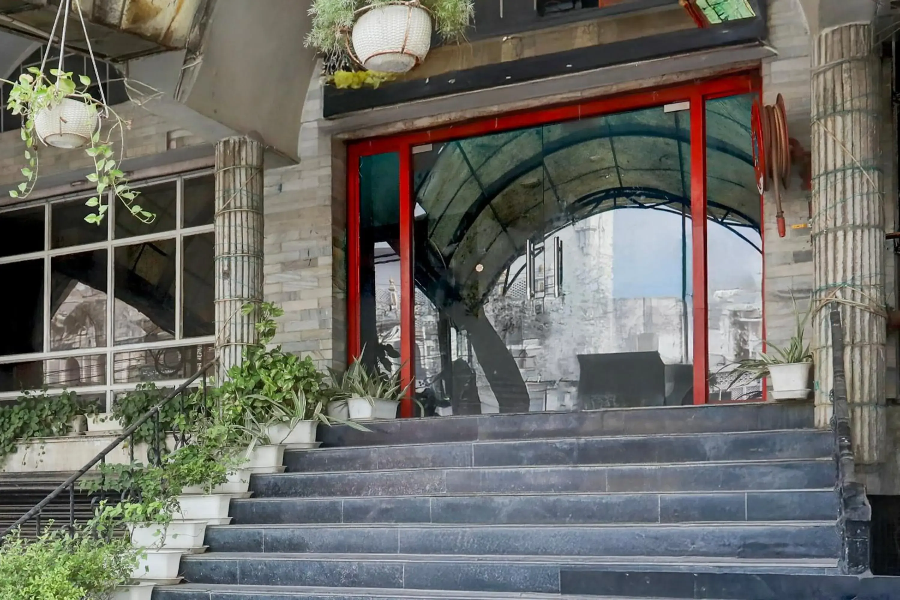 Facade/entrance in Super Townhouse Prayagraj Near Railway Station Formerly Santosh Palace Facade/entrance in Super Townhouse Prayagraj Near Railway Station Formerly Santosh Palace