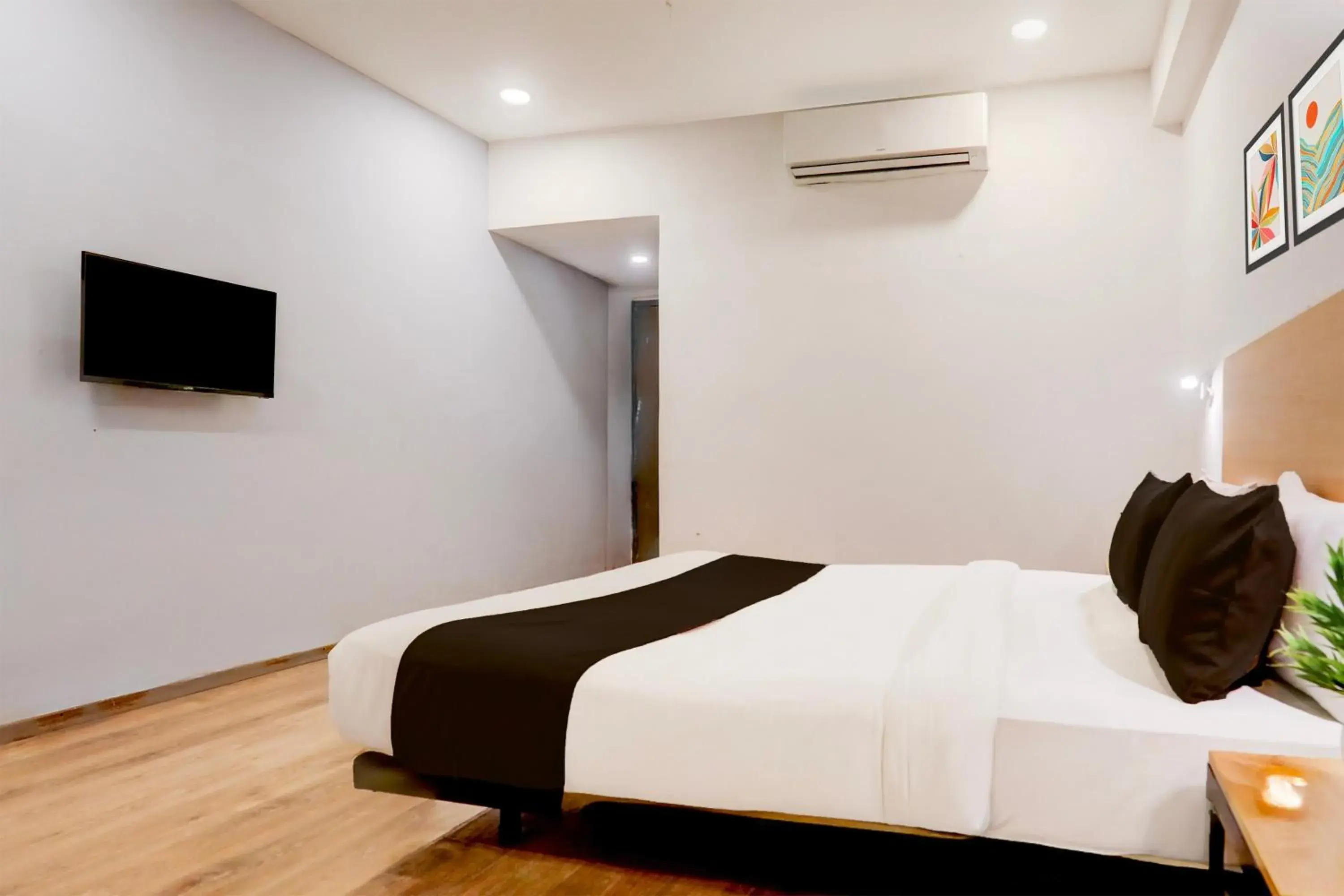 Super Townhouse Prayagraj Near Railway Station Formerly Santosh Palace Super Townhouse Prayagraj Near Railway Station Formerly Santosh Palace