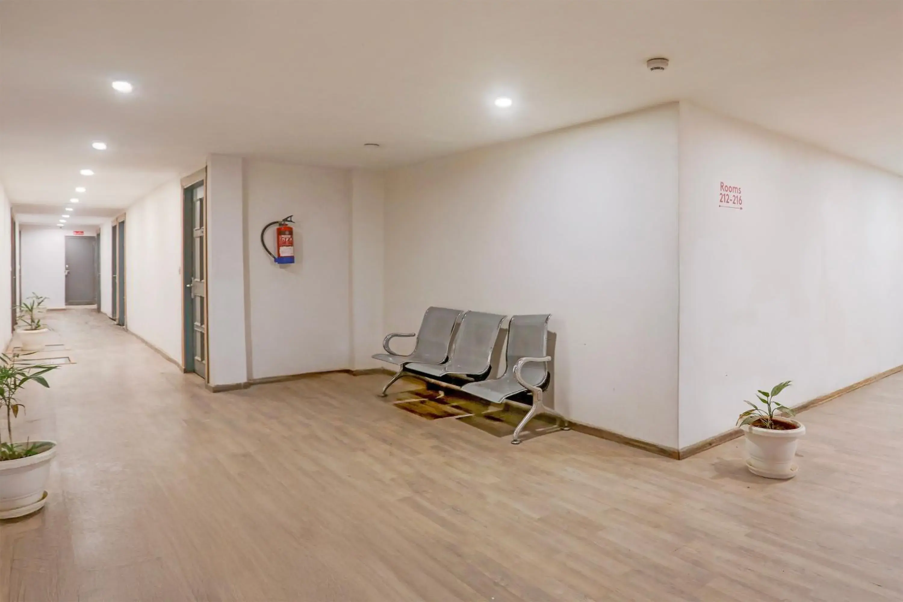 Lobby or reception in Super Townhouse Prayagraj Near Railway Station Formerly Santosh Palace Lobby or reception in Super Townhouse Prayagraj Near Railway Station Formerly Santosh Palace