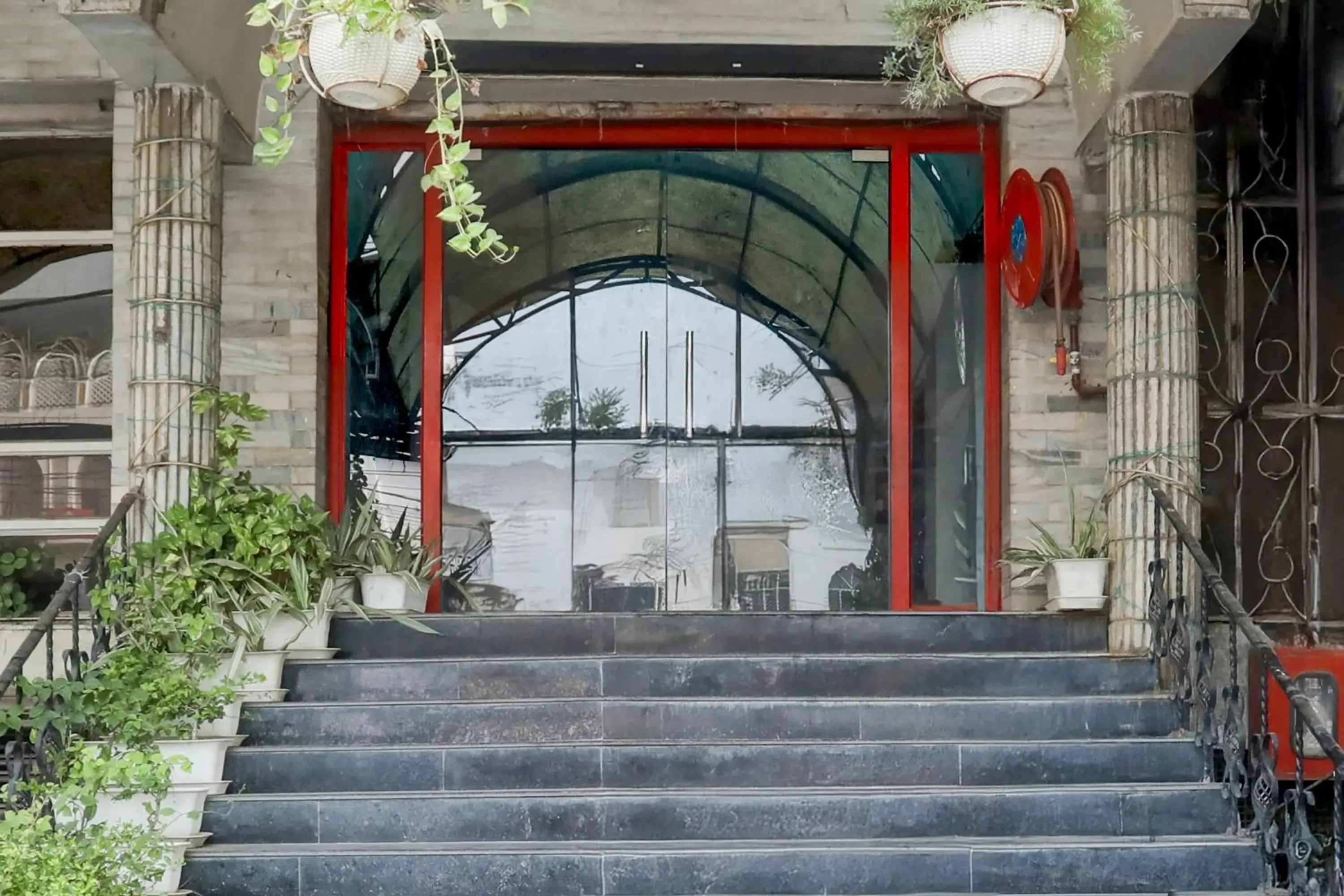 Facade/entrance in Super Townhouse Prayagraj Near Railway Station Formerly Santosh Palace Facade/entrance in Super Townhouse Prayagraj Near Railway Station Formerly Santosh Palace
