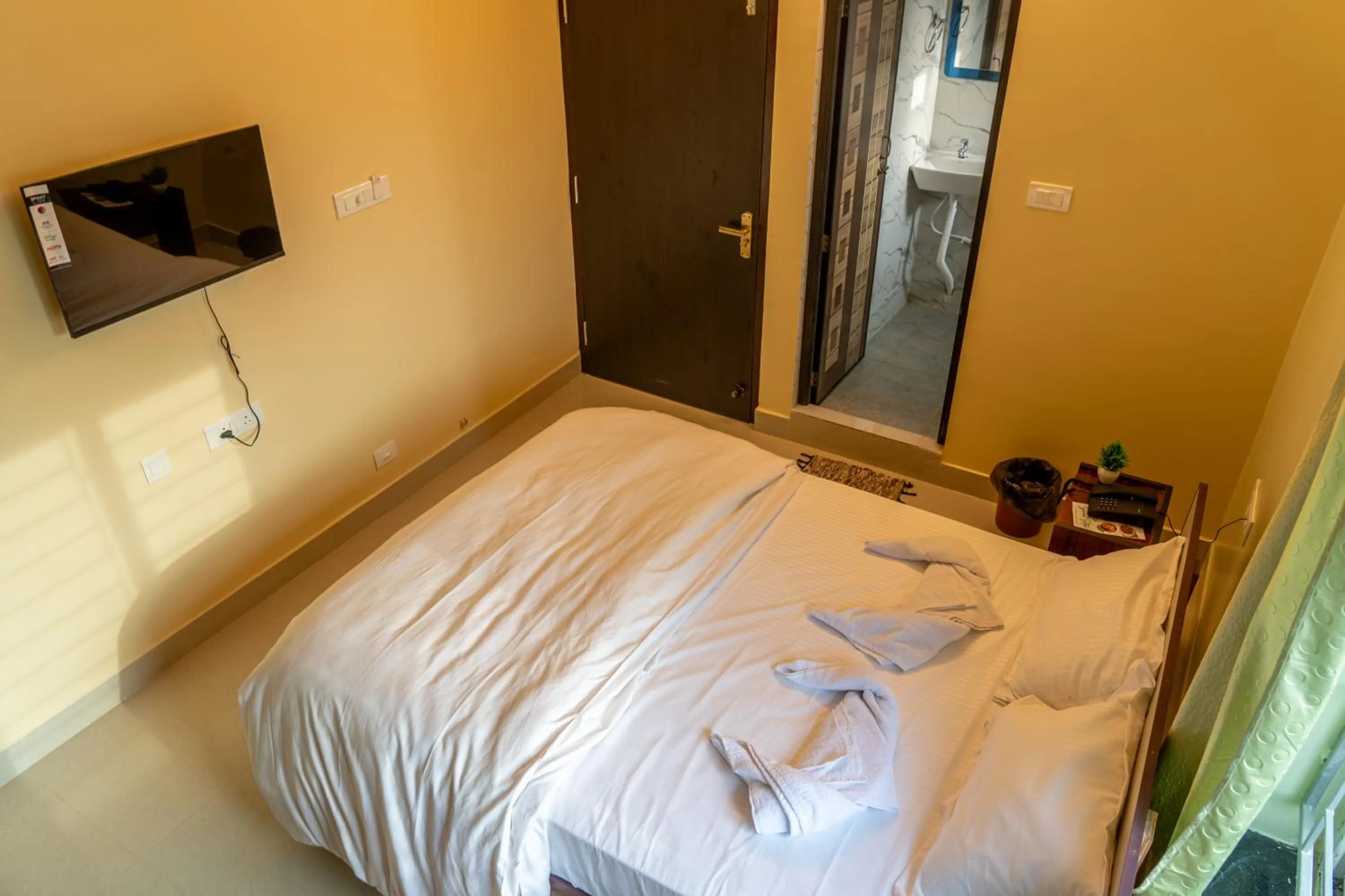 Deluxe Family Room - single occupancy in Nivas Stays