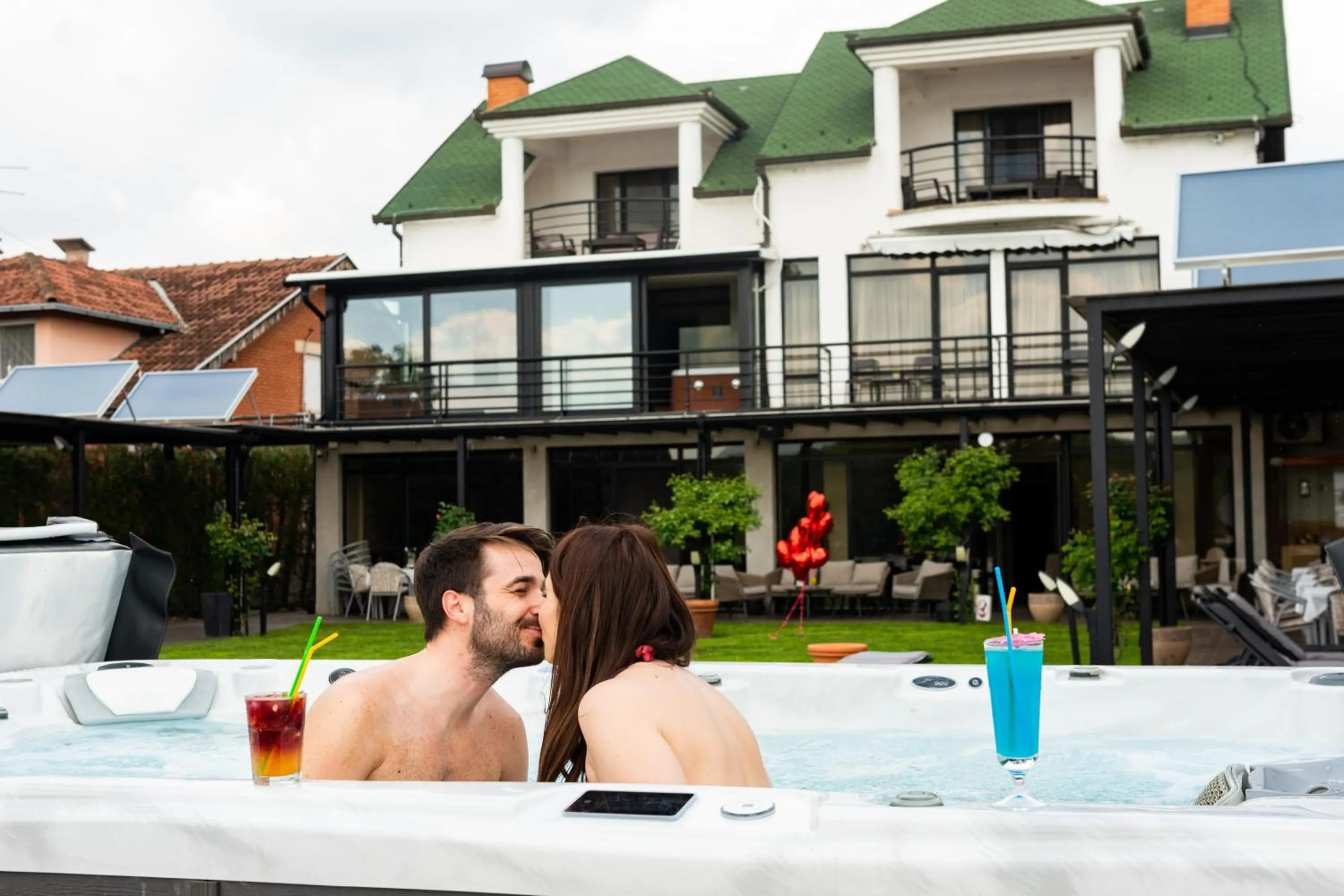 Garden in Guest House Panorama Aqualux with Free Parking