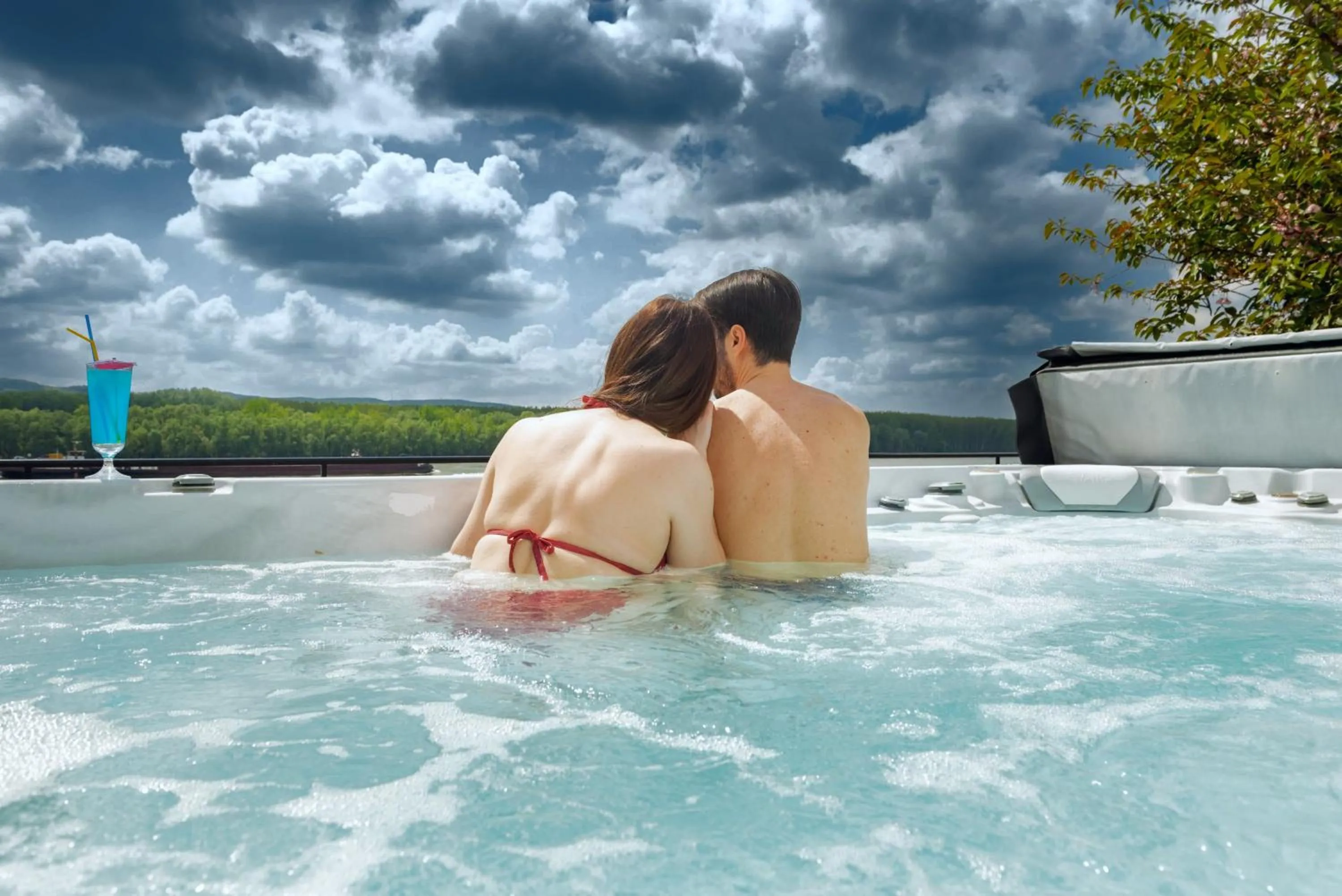 Hot Tub in Guest House Panorama Aqualux with Free Parking