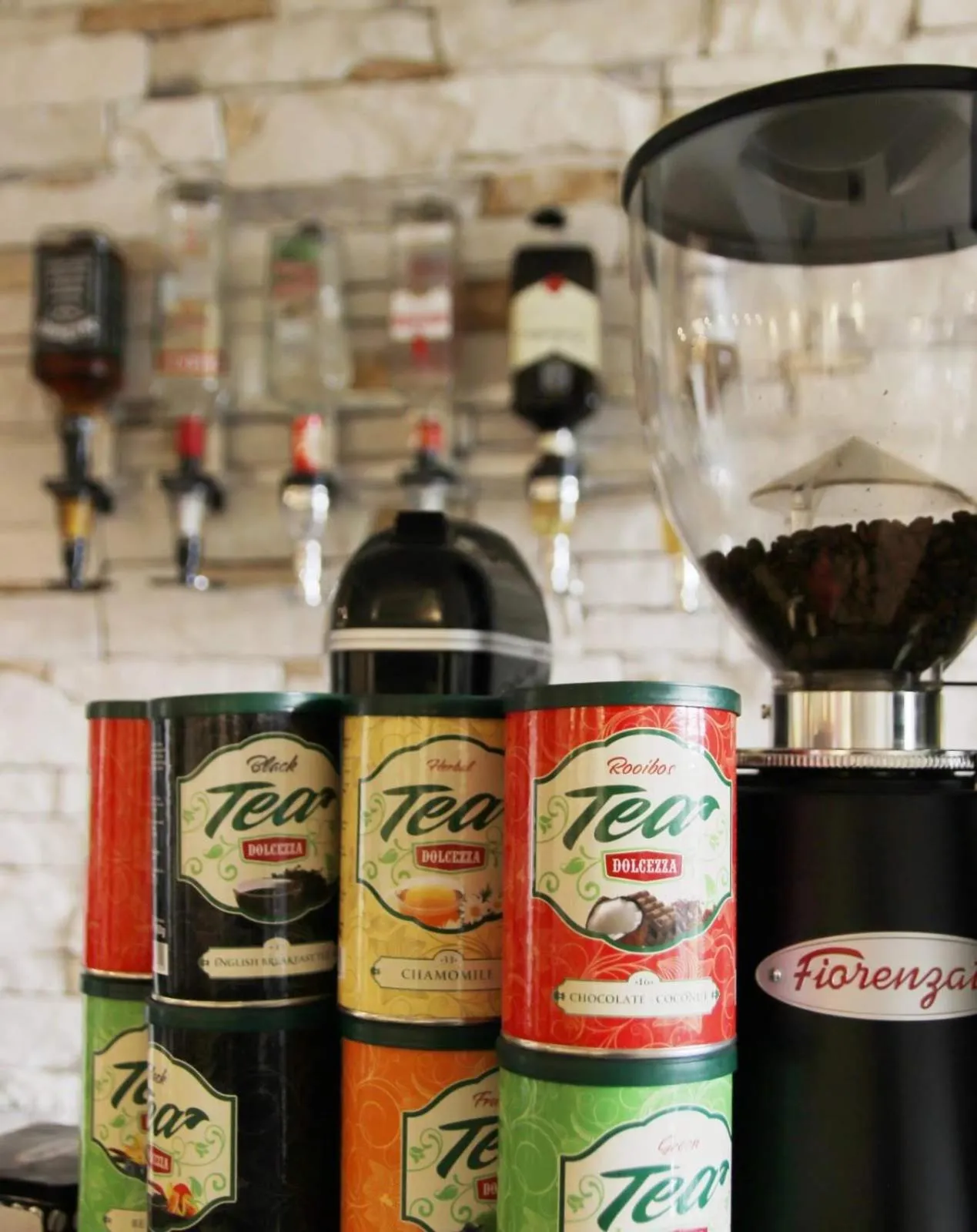 Coffee/tea facilities in Guest House Panorama Aqualux with Free Parking