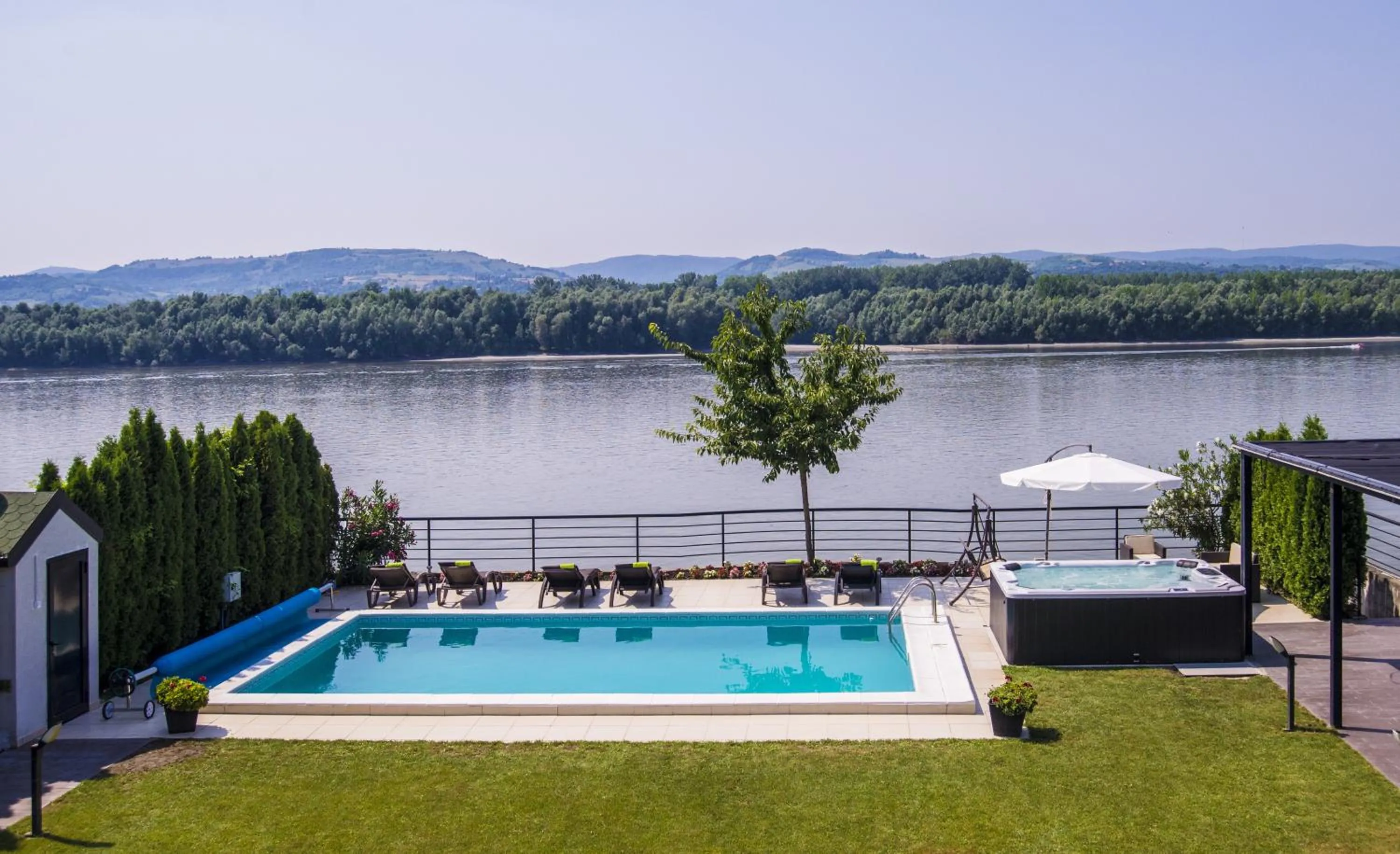 Summer in Guest House Panorama Aqualux with Free Parking