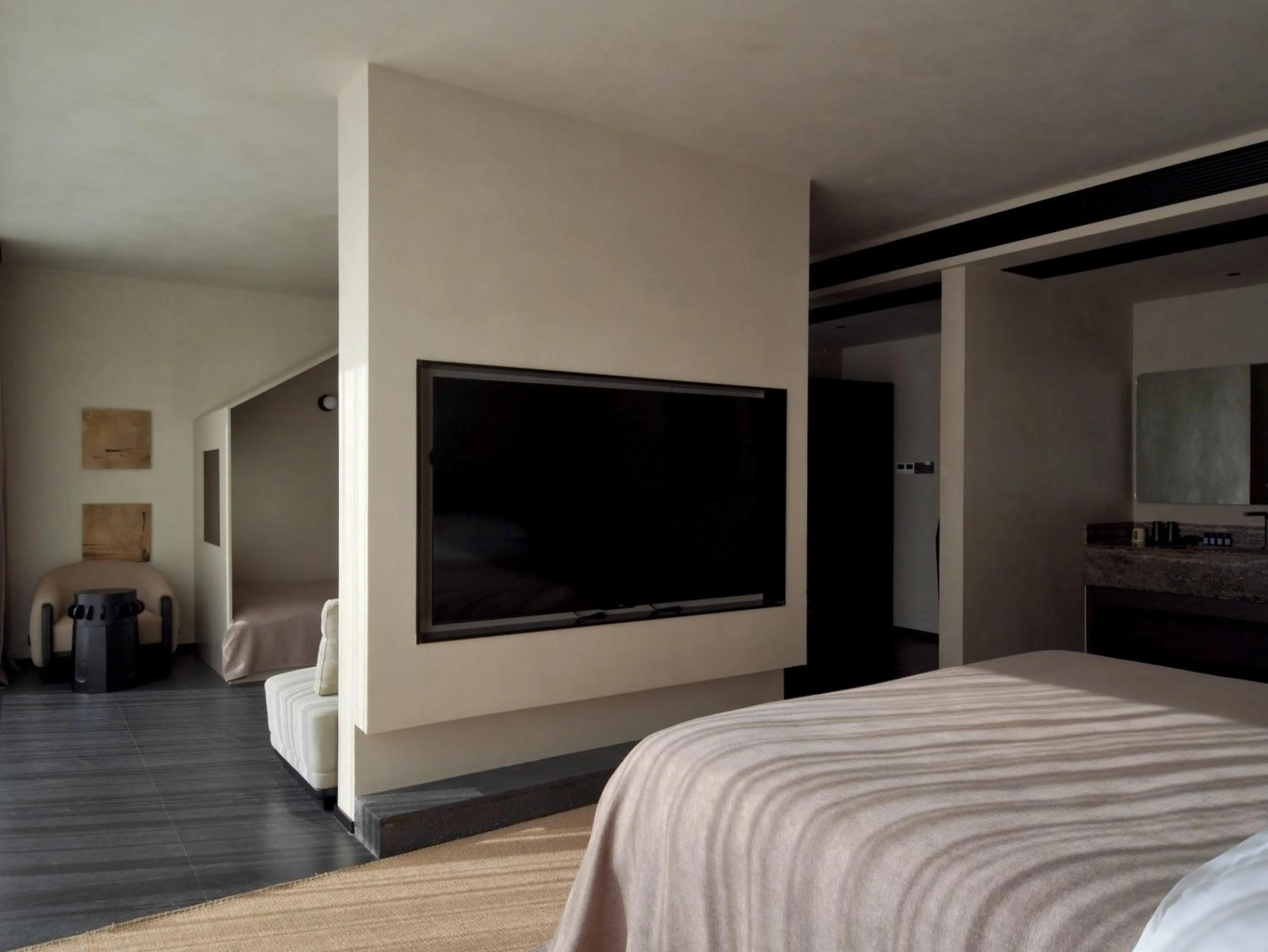 Bed in YINGMAN HOTEL