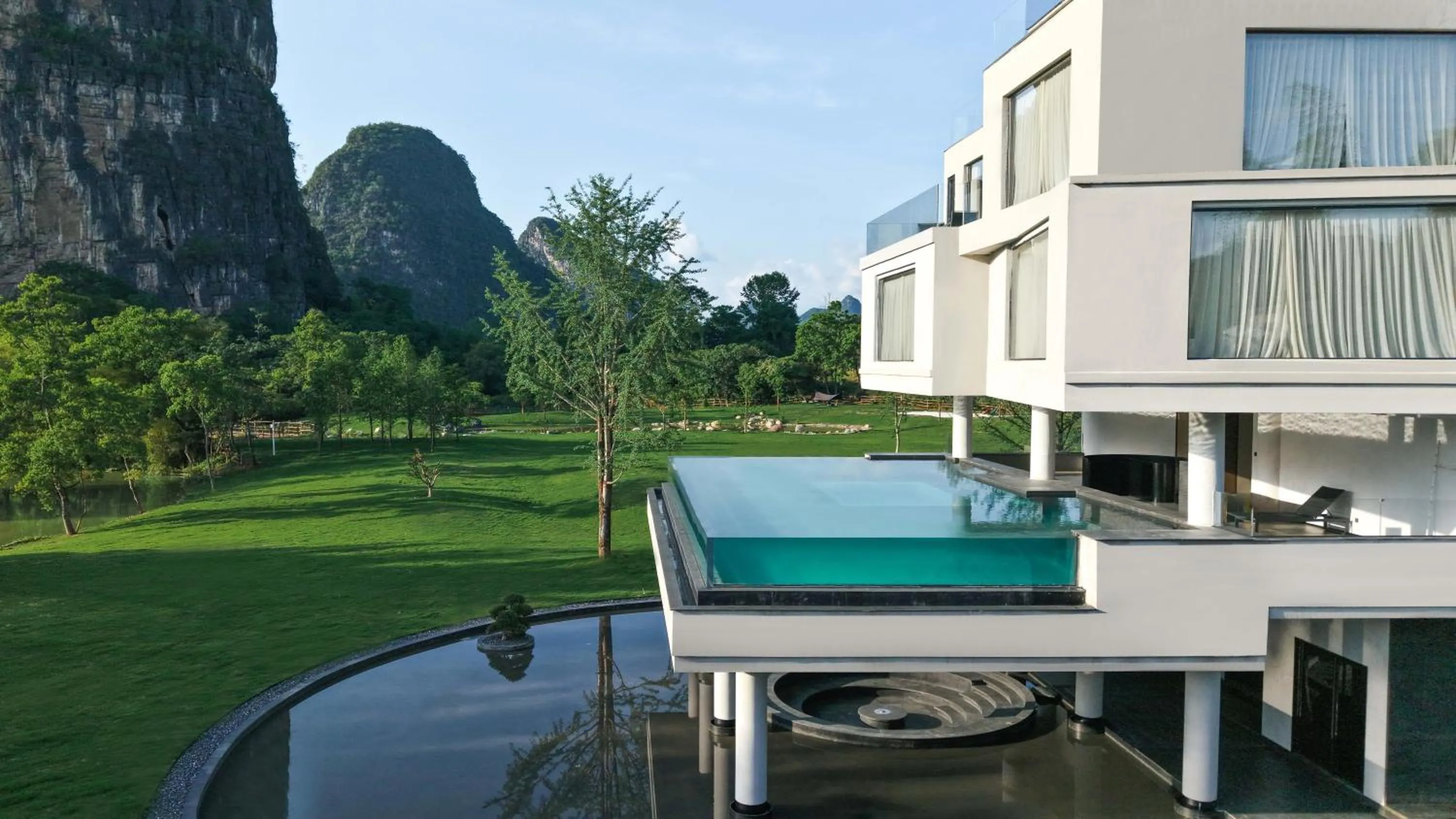 Property building in YINGMAN HOTEL