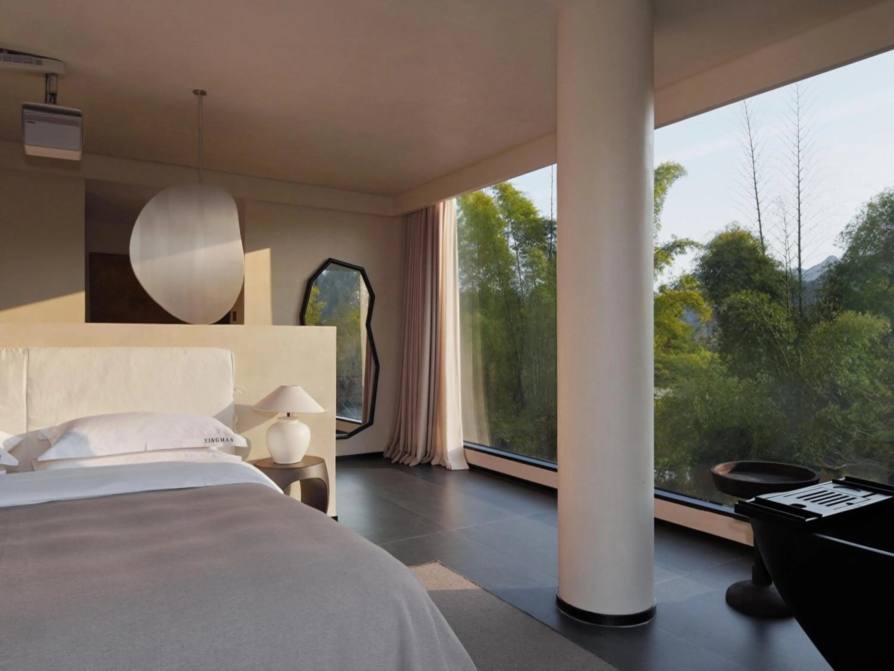 Bed in YINGMAN HOTEL