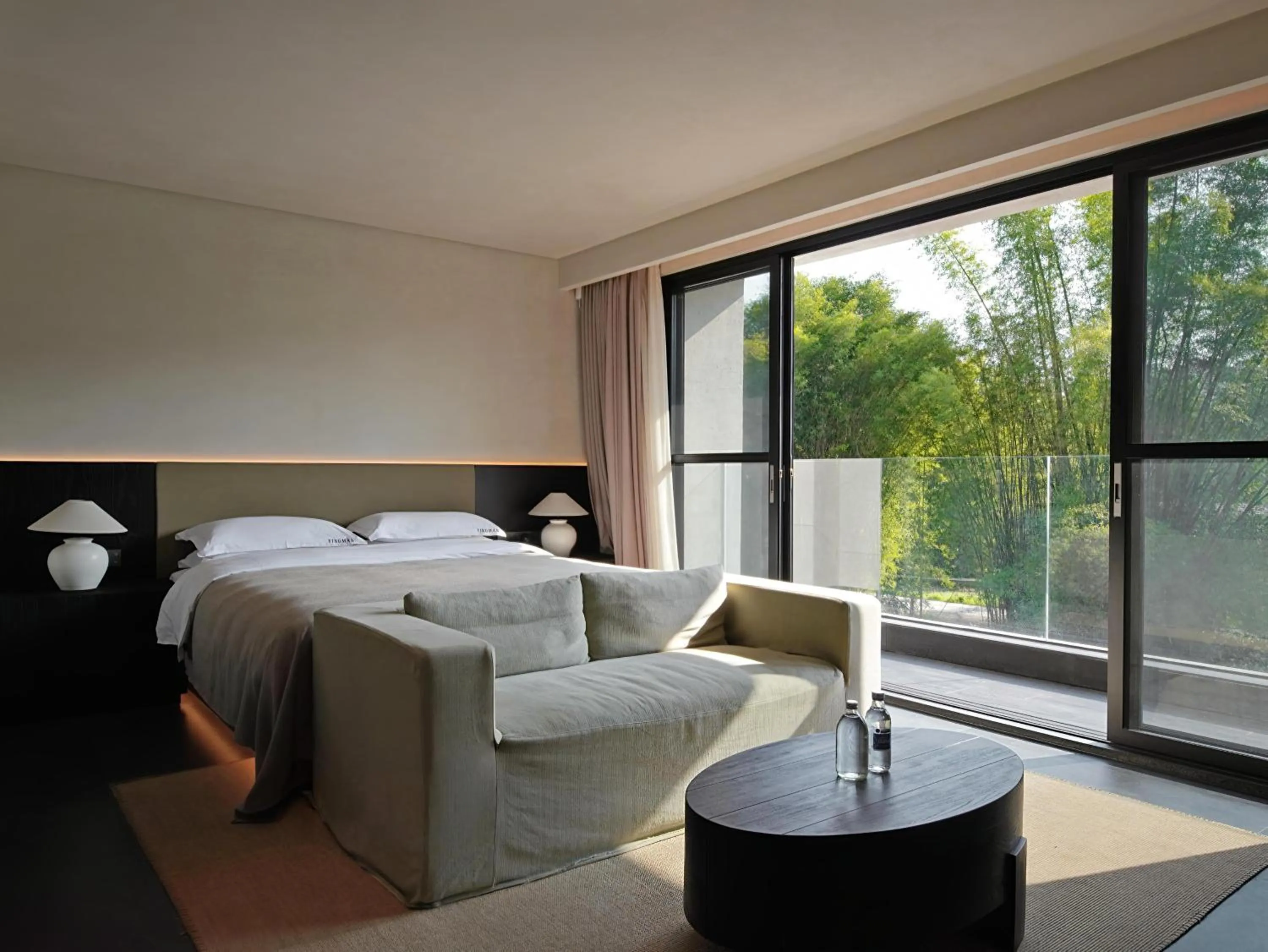Bed in YINGMAN HOTEL