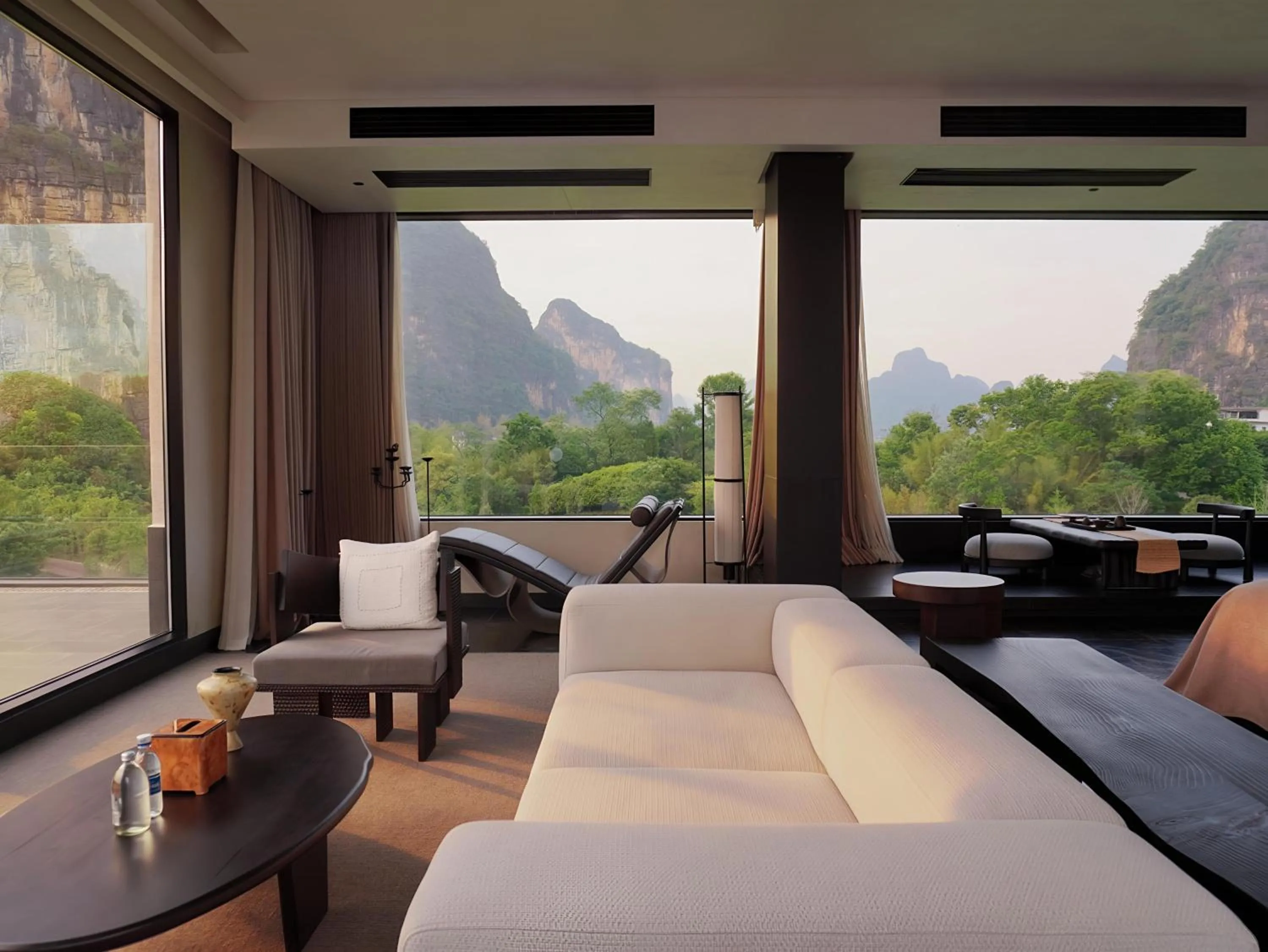 Bed in YINGMAN HOTEL