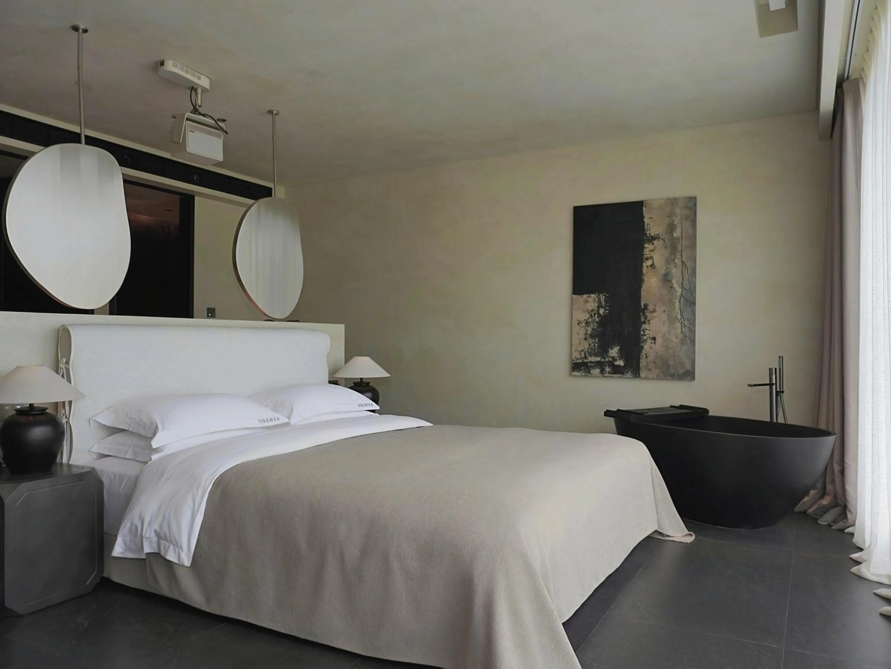 Bed in YINGMAN HOTEL