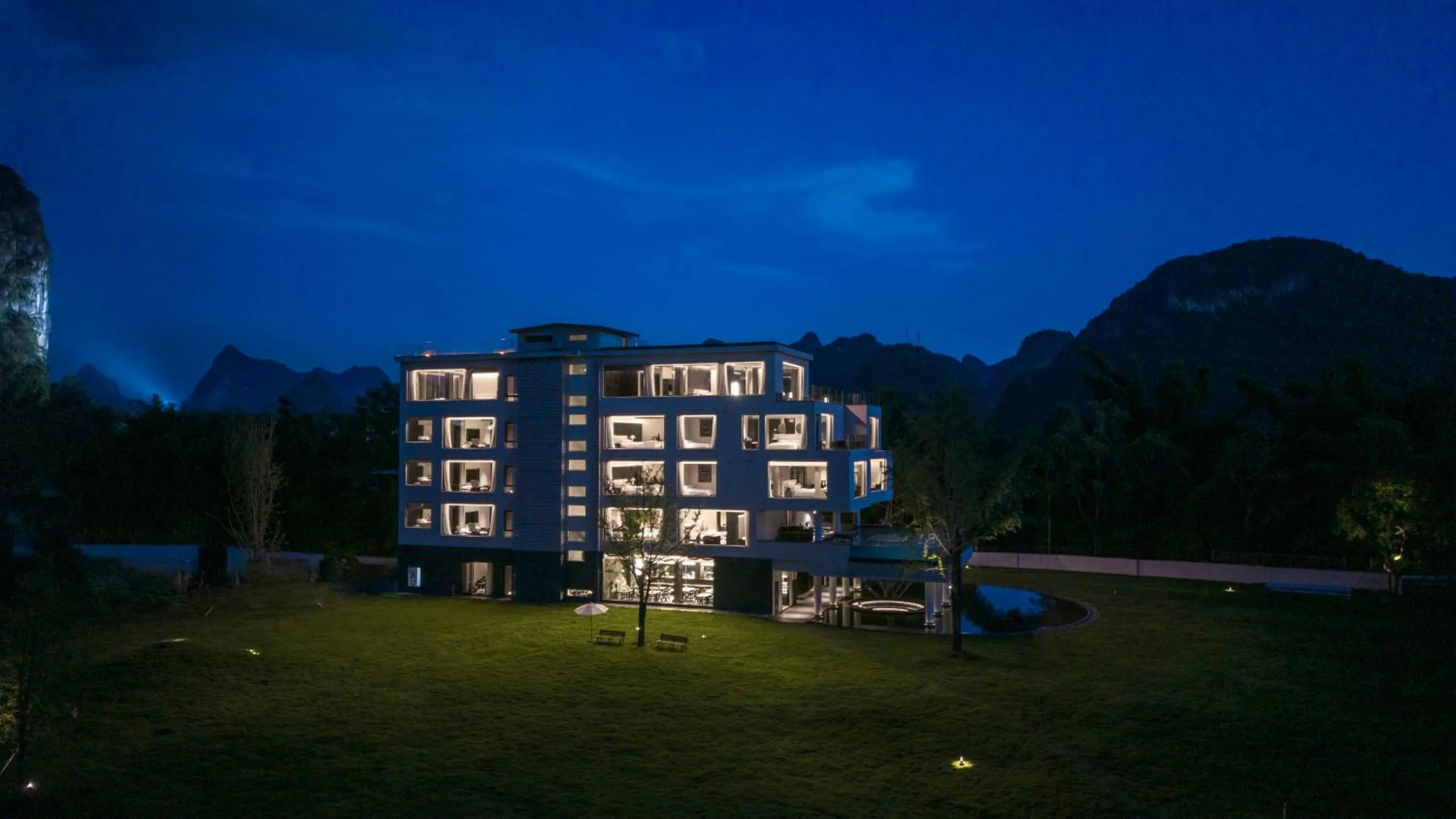 Property building in YINGMAN HOTEL