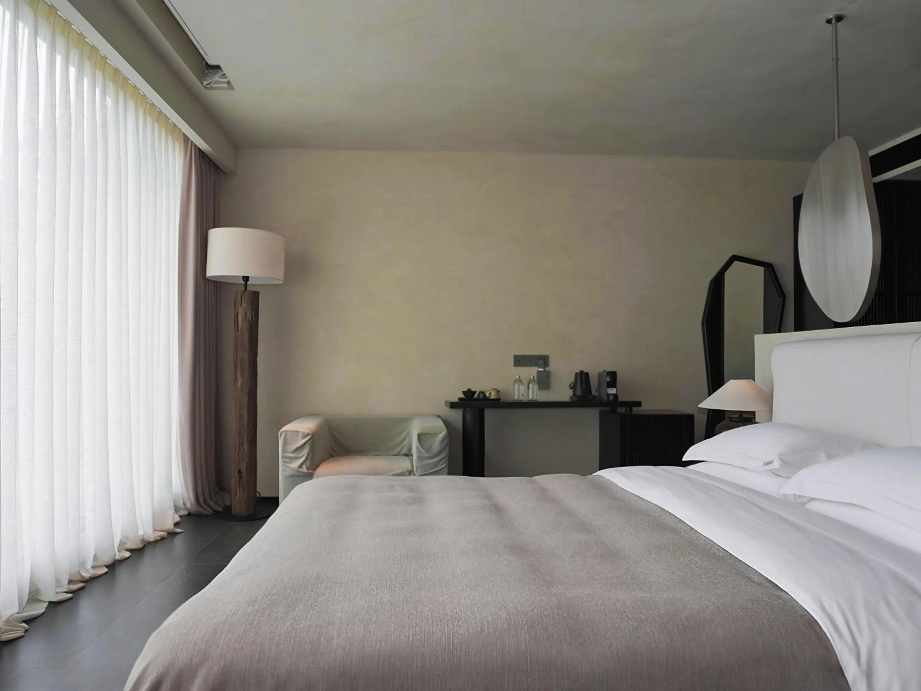 Bed in YINGMAN HOTEL