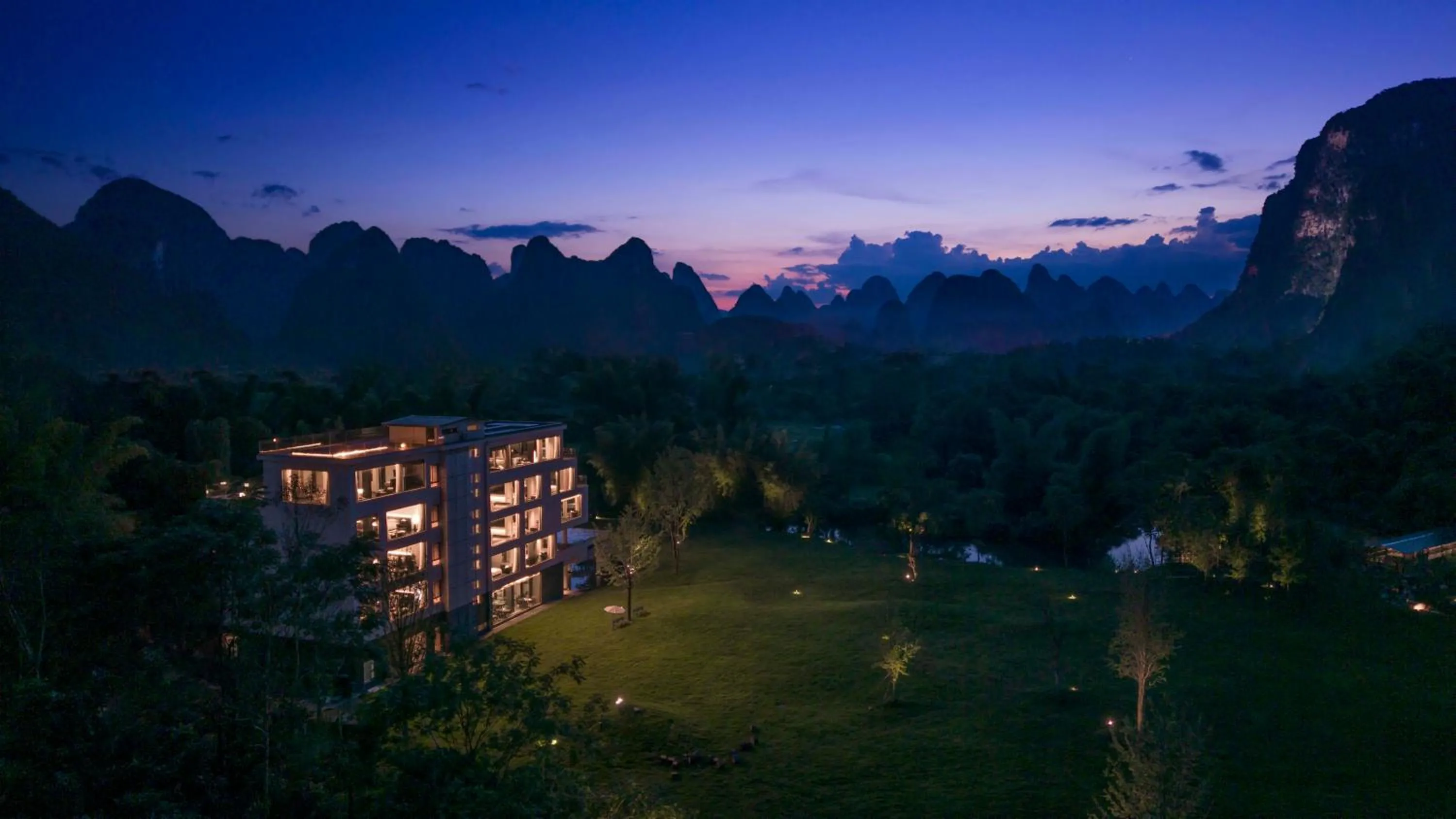 Property building in YINGMAN HOTEL