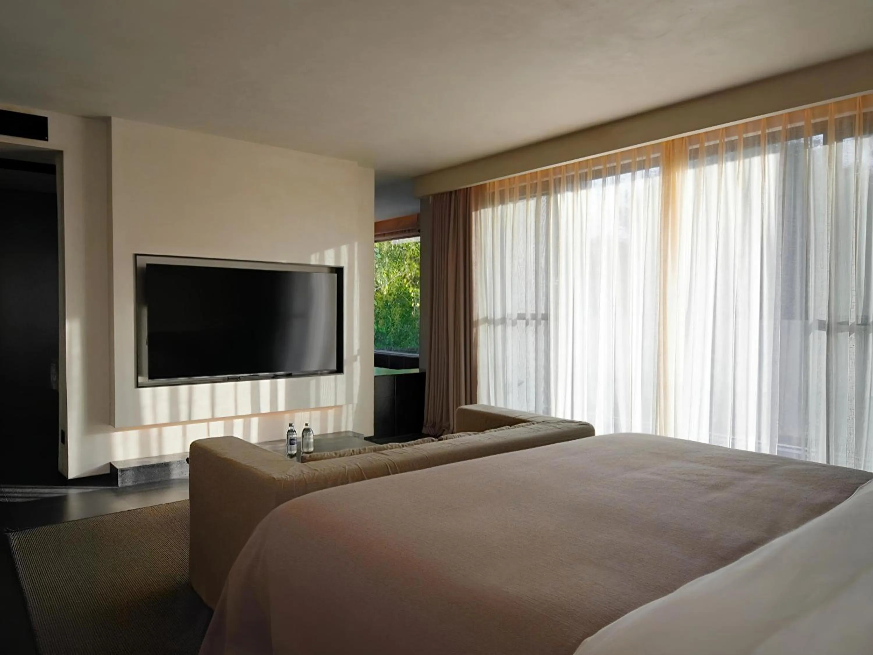 Bed in YINGMAN HOTEL