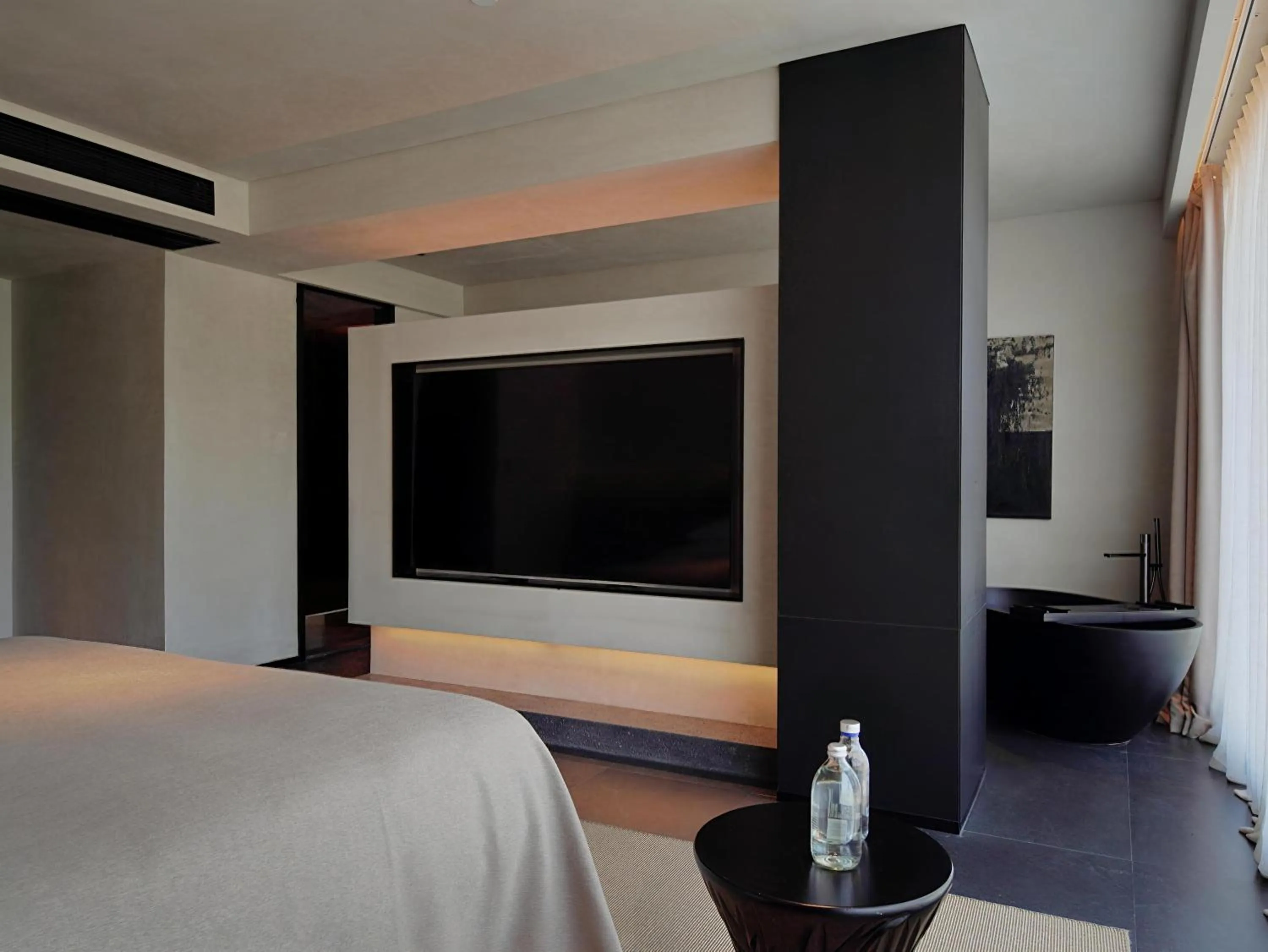 Bed in YINGMAN HOTEL