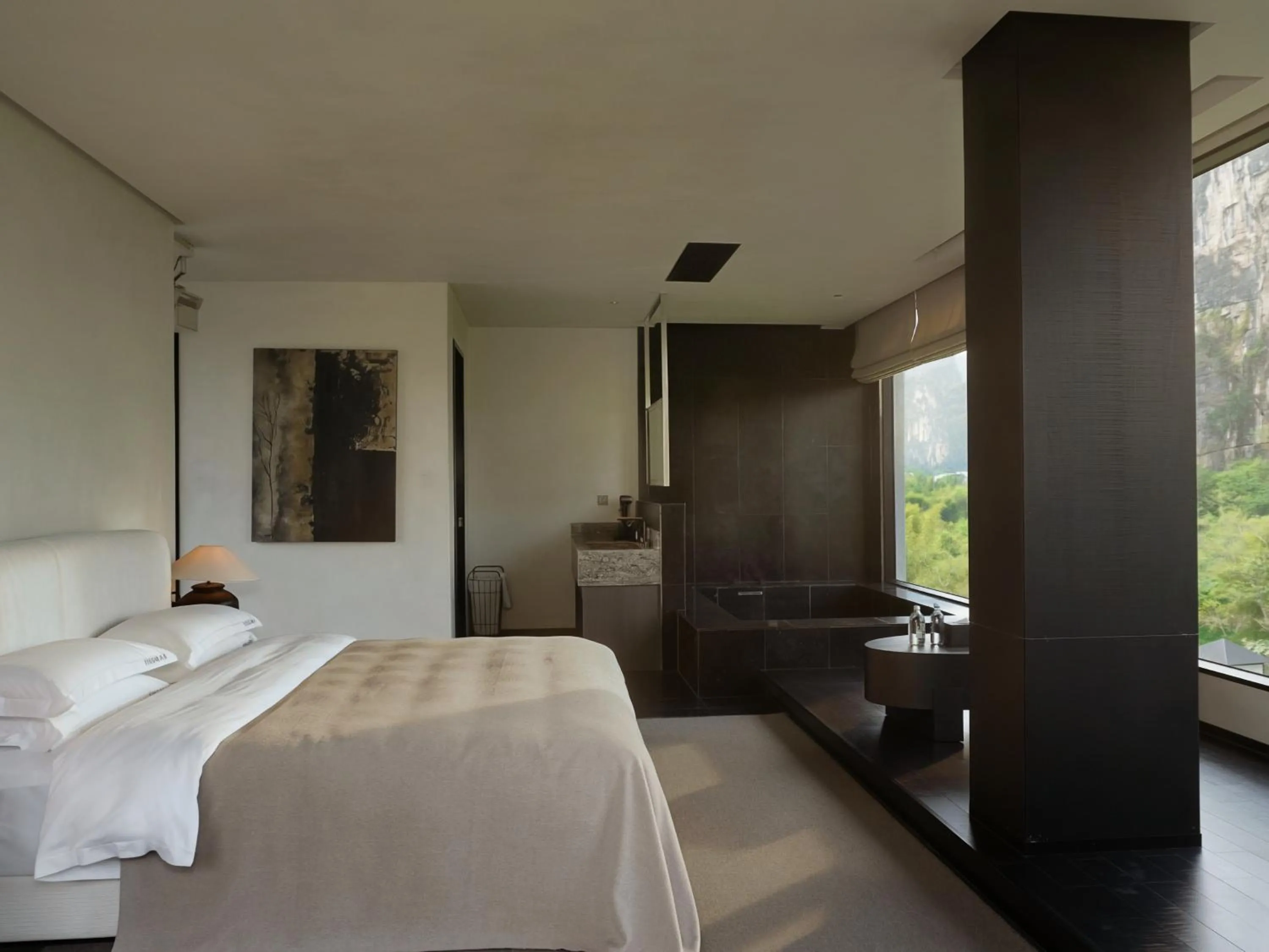 Bed in YINGMAN HOTEL