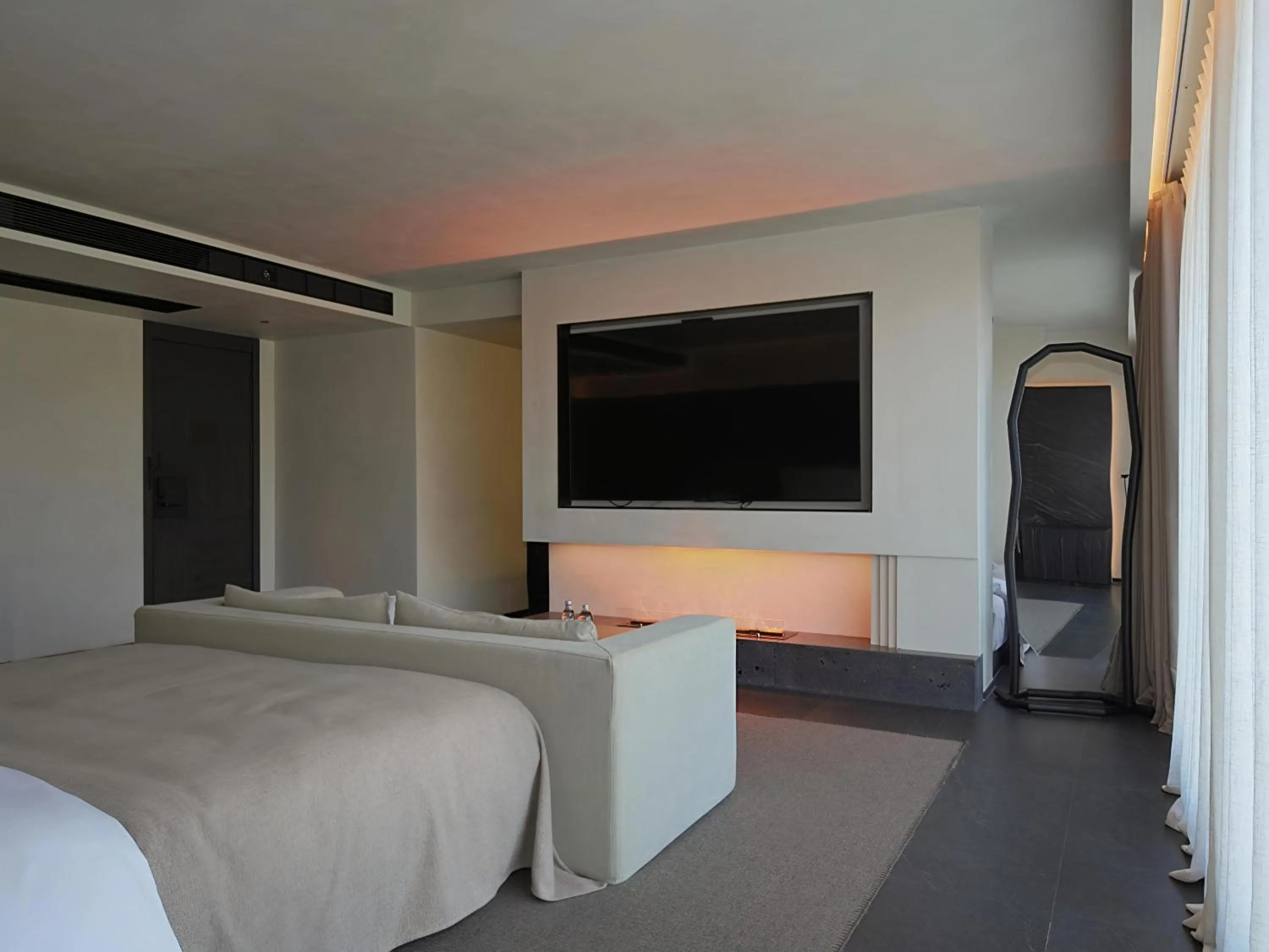 Bed in YINGMAN HOTEL
