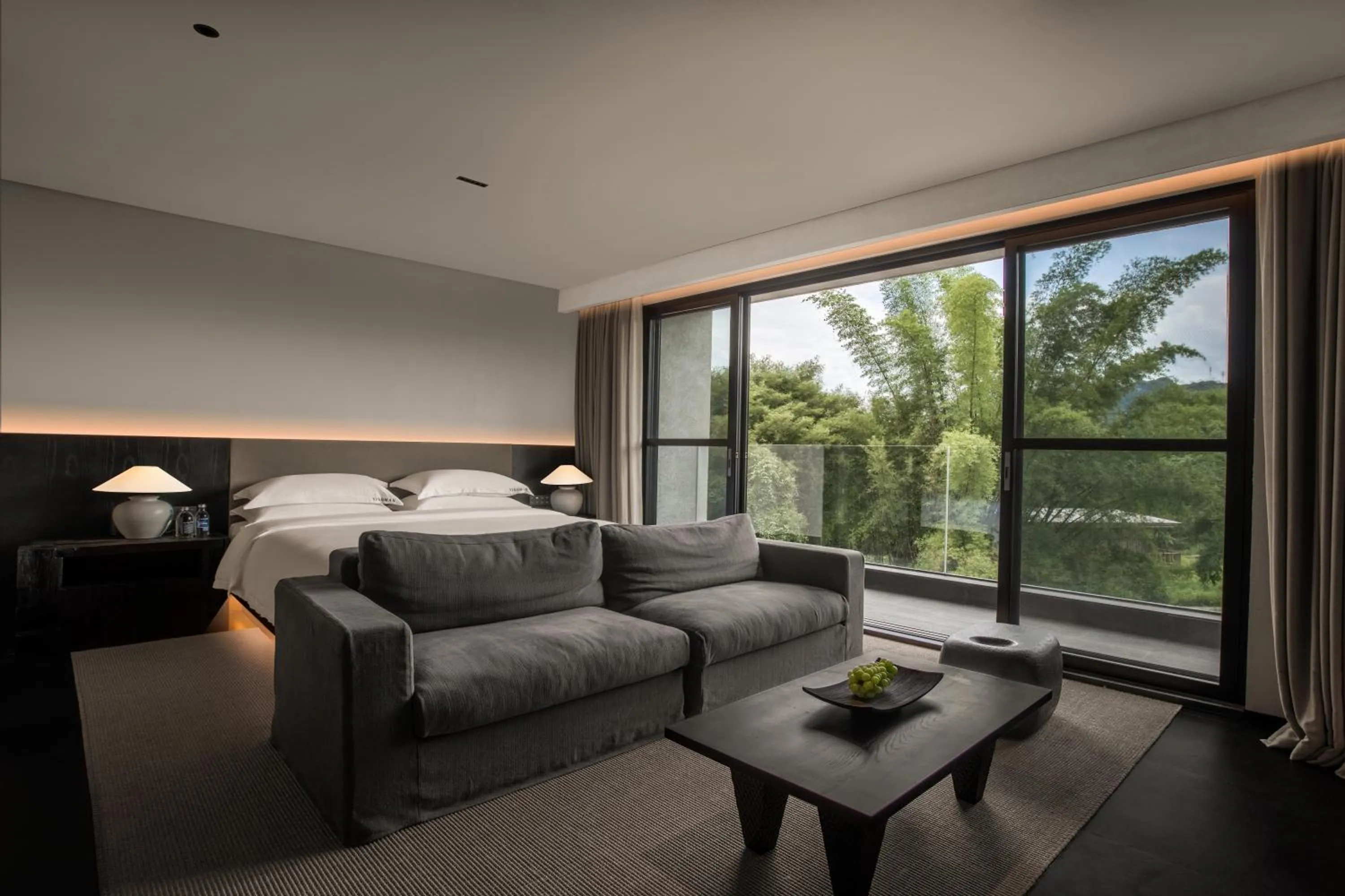 Bed in YINGMAN HOTEL