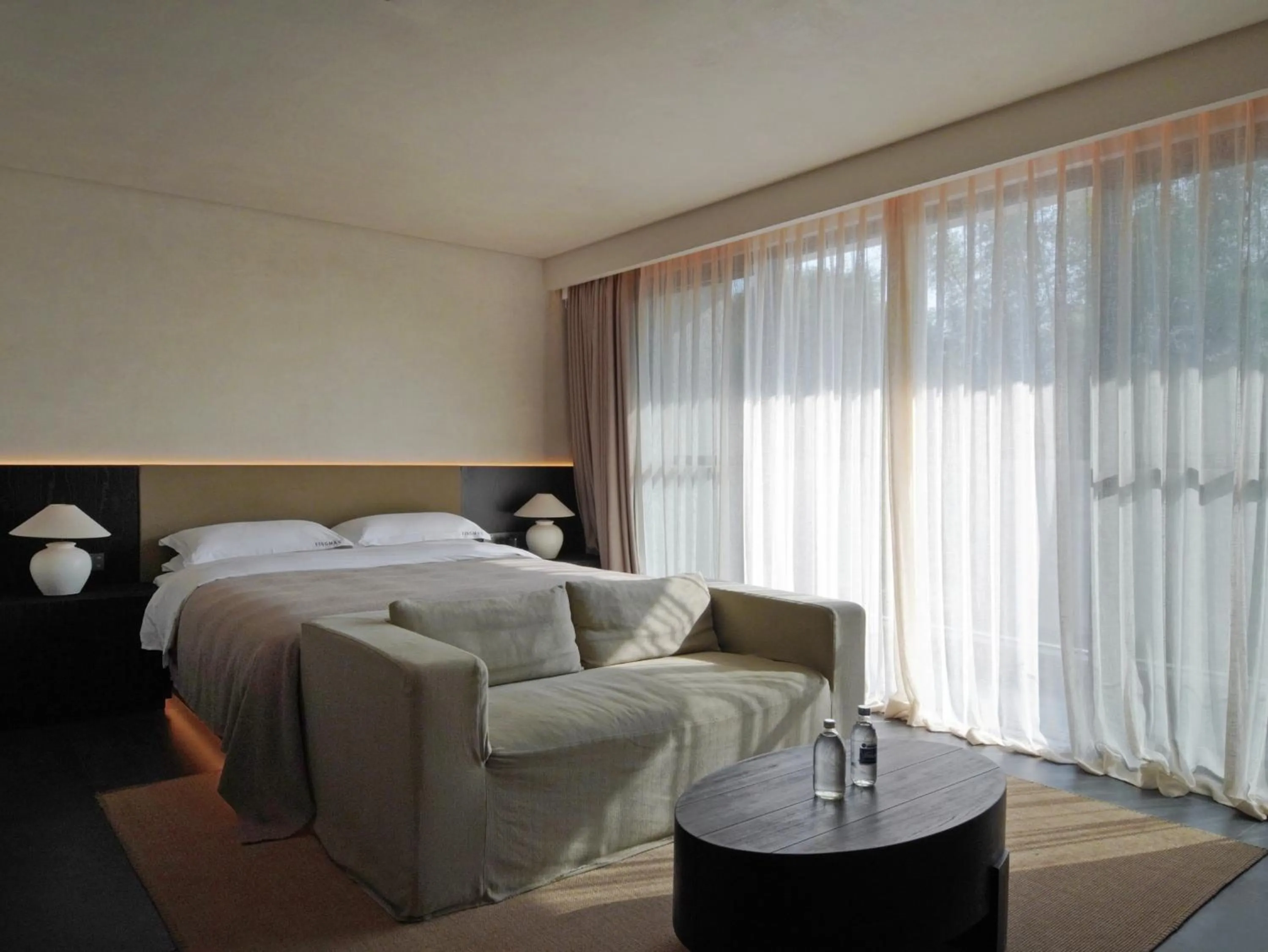 Bed in YINGMAN HOTEL