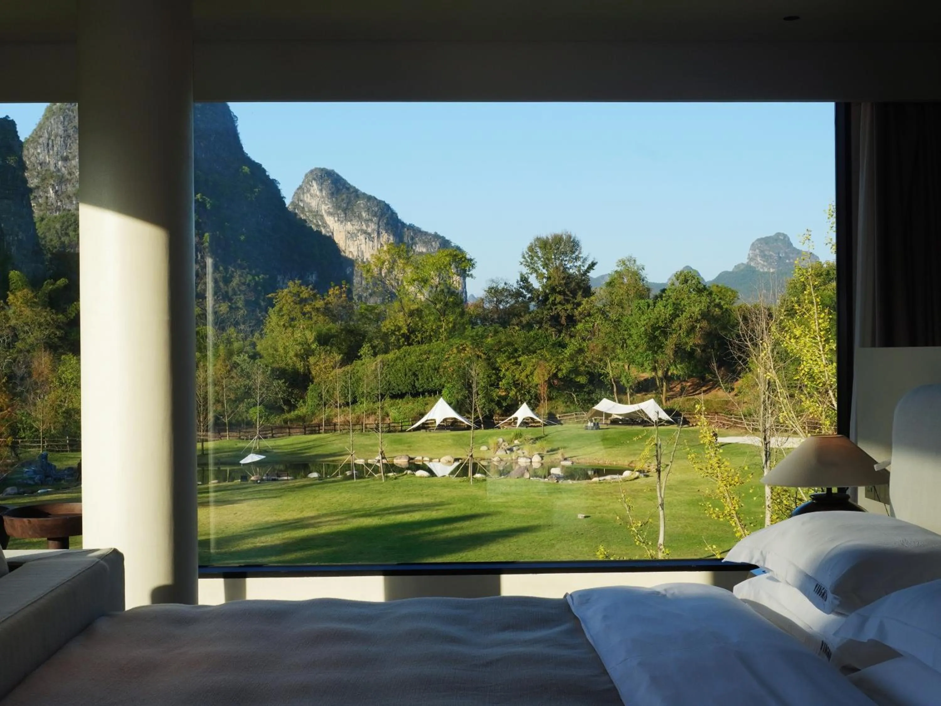 Bed in YINGMAN HOTEL