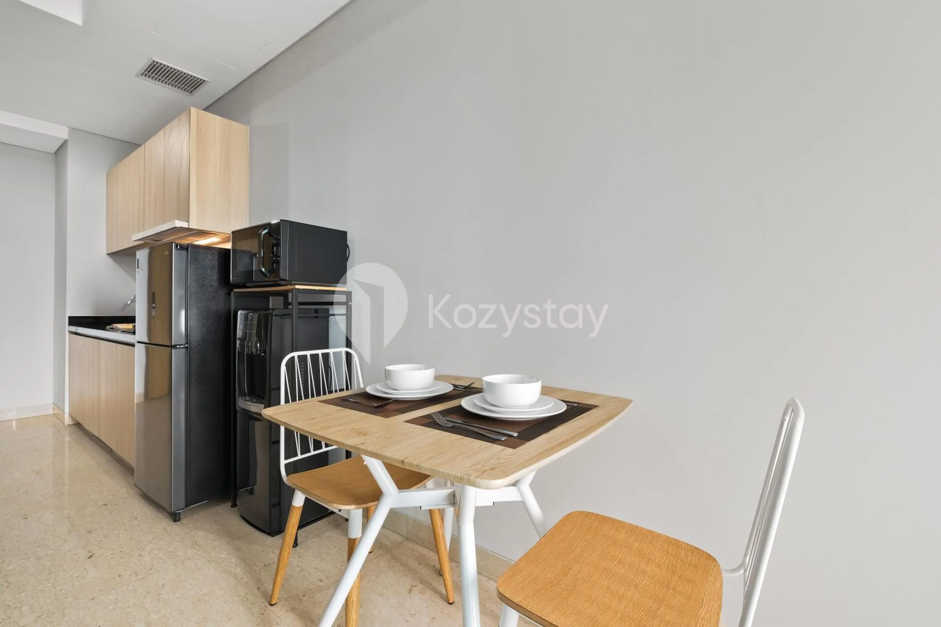 Dining area in Elova by Kozystay - Tanjung Barat