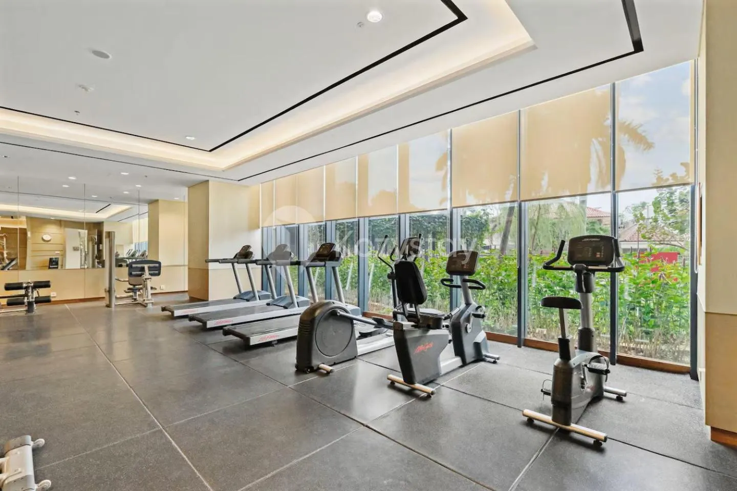Fitness centre/facilities in Elova by Kozystay - Tanjung Barat