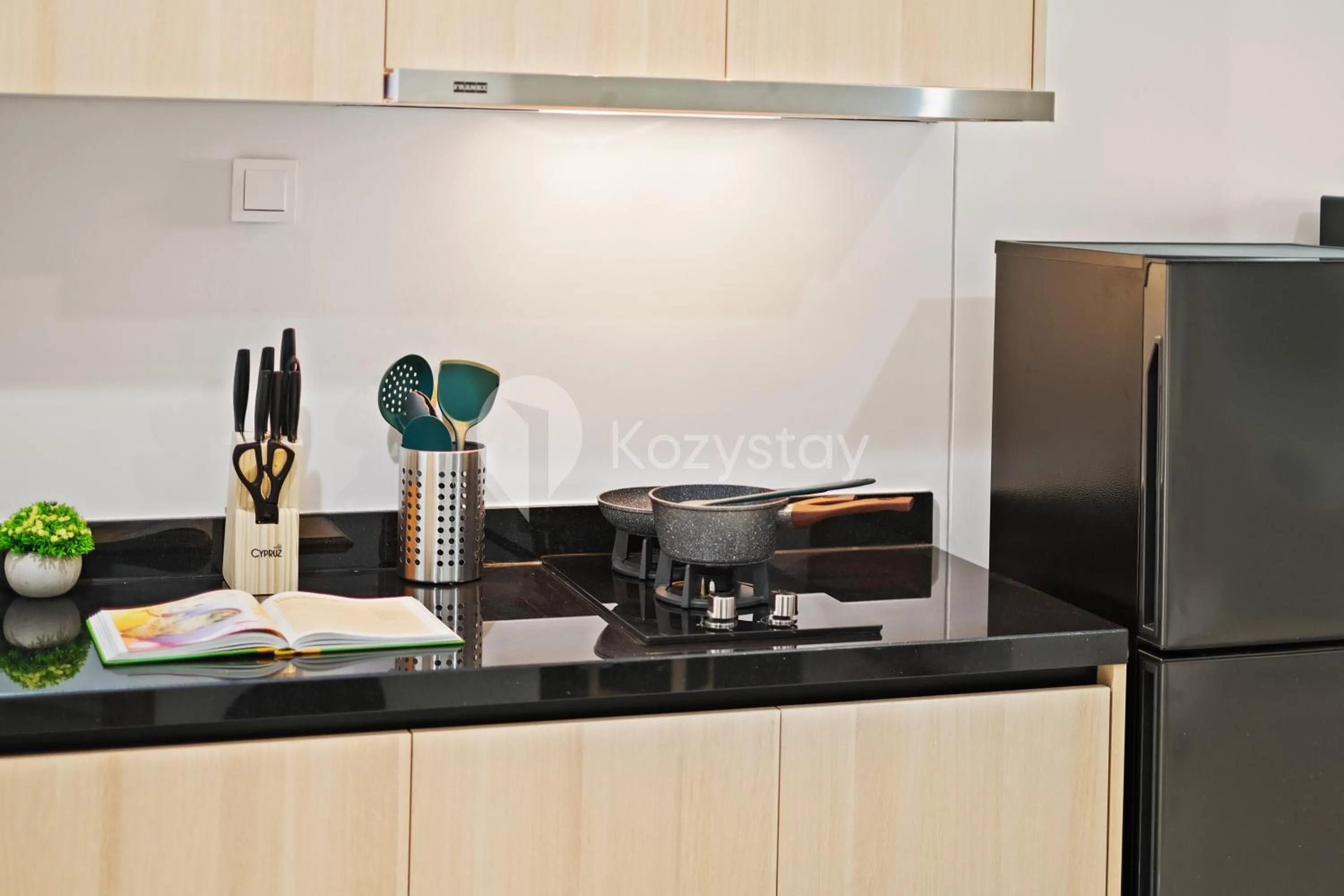 Kitchen or kitchenette in Elova by Kozystay - Tanjung Barat