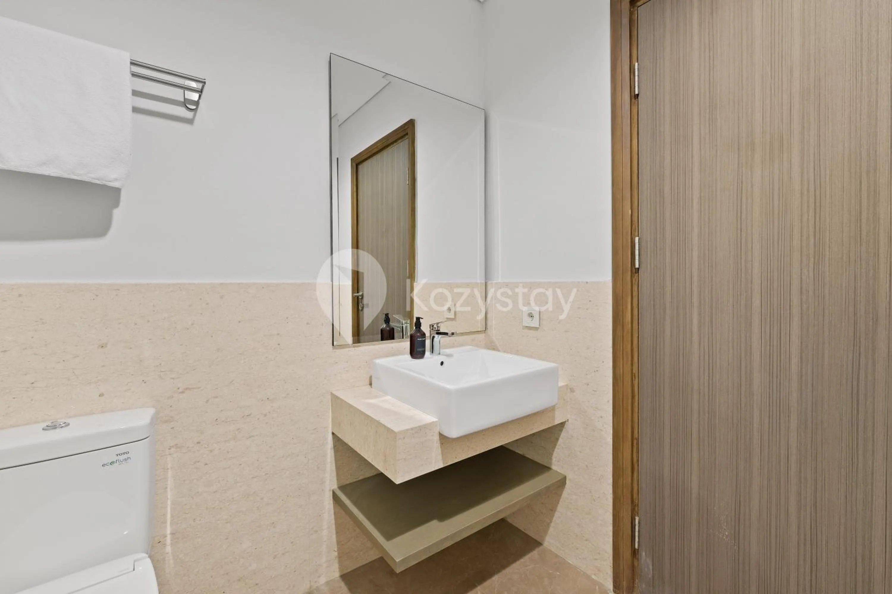 Bathroom in Elova by Kozystay - Tanjung Barat