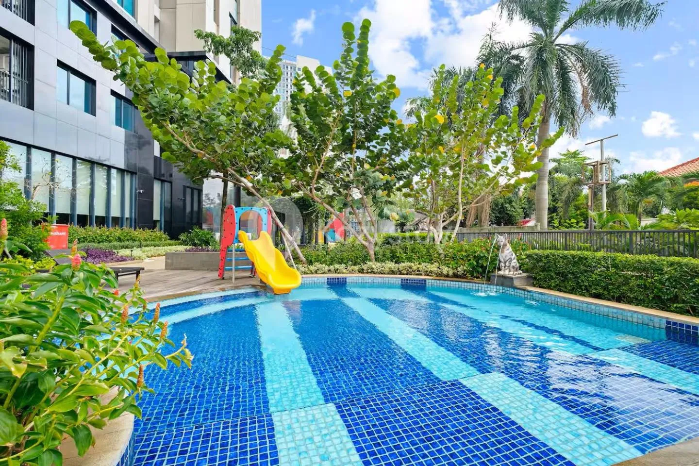 Swimming pool in Elova by Kozystay - Tanjung Barat