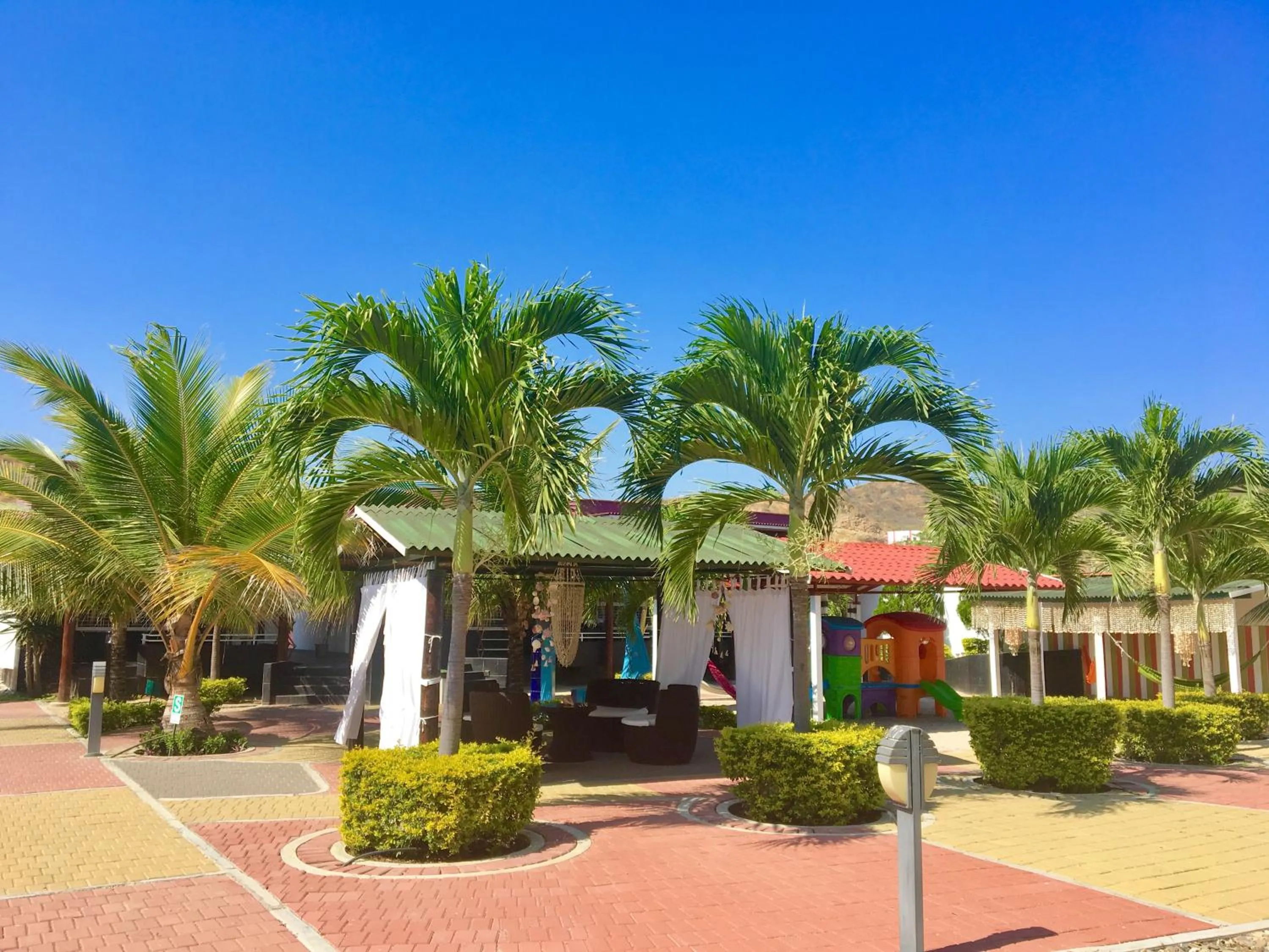 Garden view in Hotel Casa Playa Zorritos
