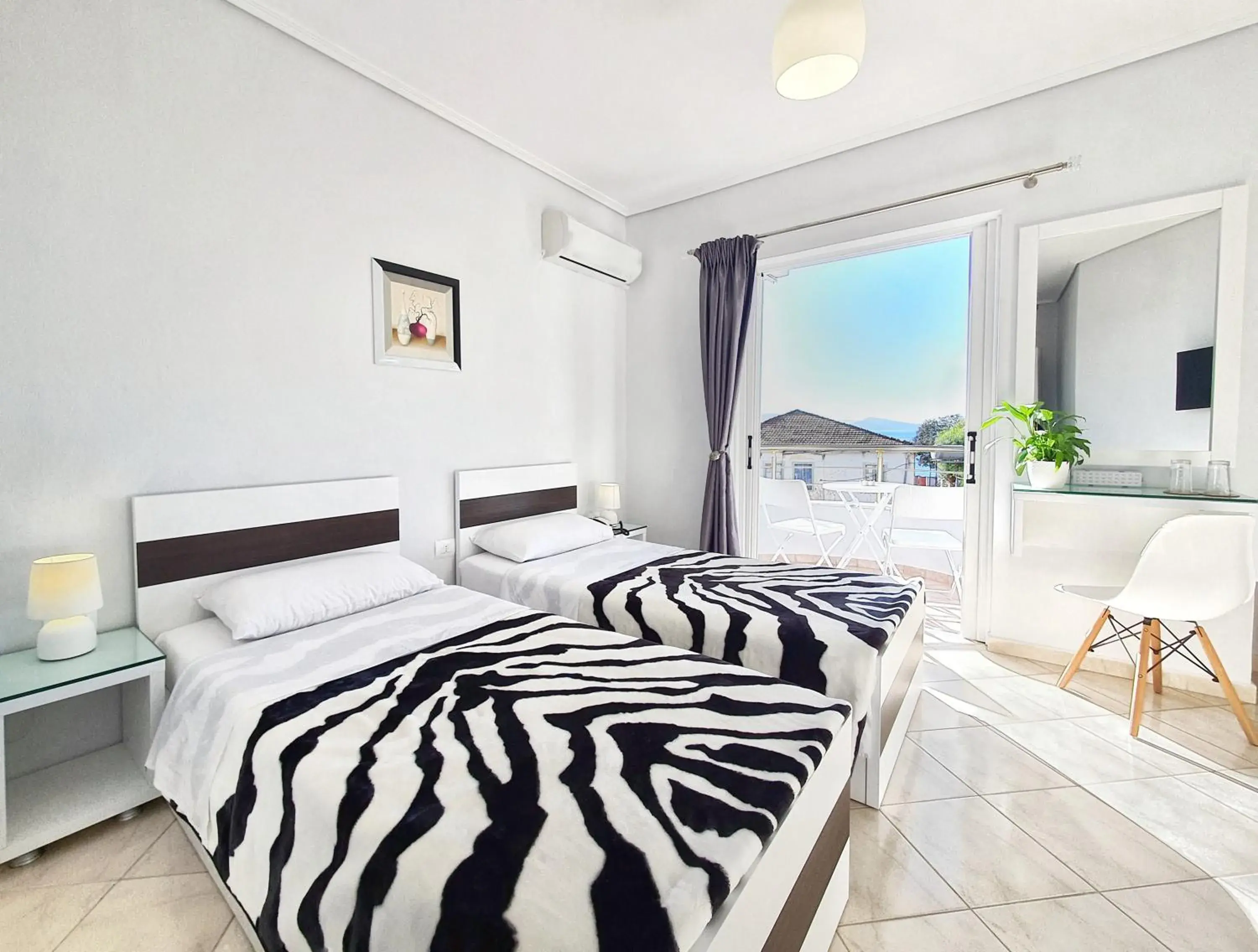 Double or Twin Room with Balcony in Hotel JoAn Double or Twin Room with Balcony in Hotel JoAn