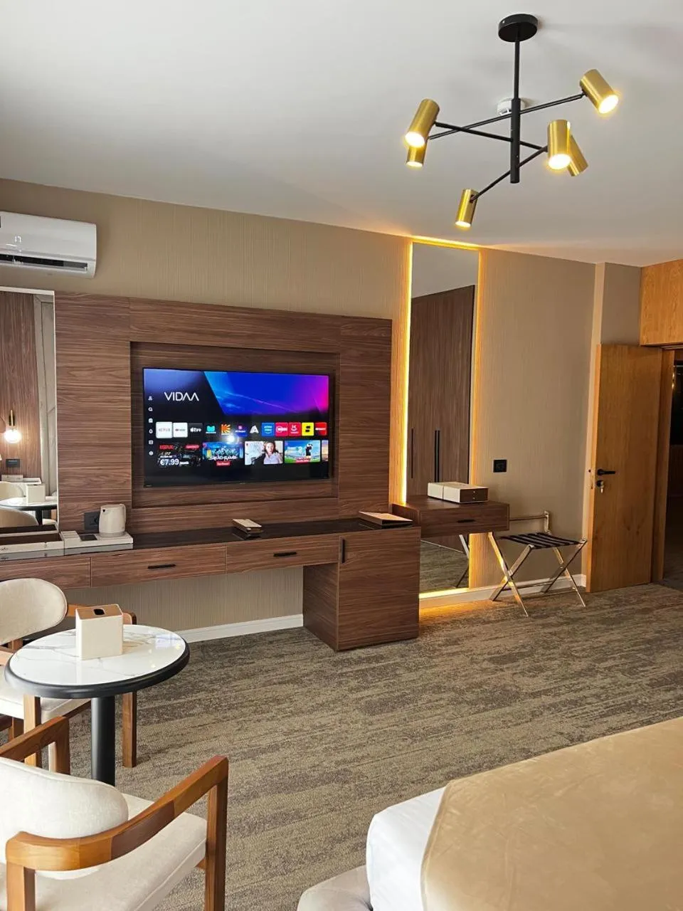 TV and multimedia in White Breeze Hotel