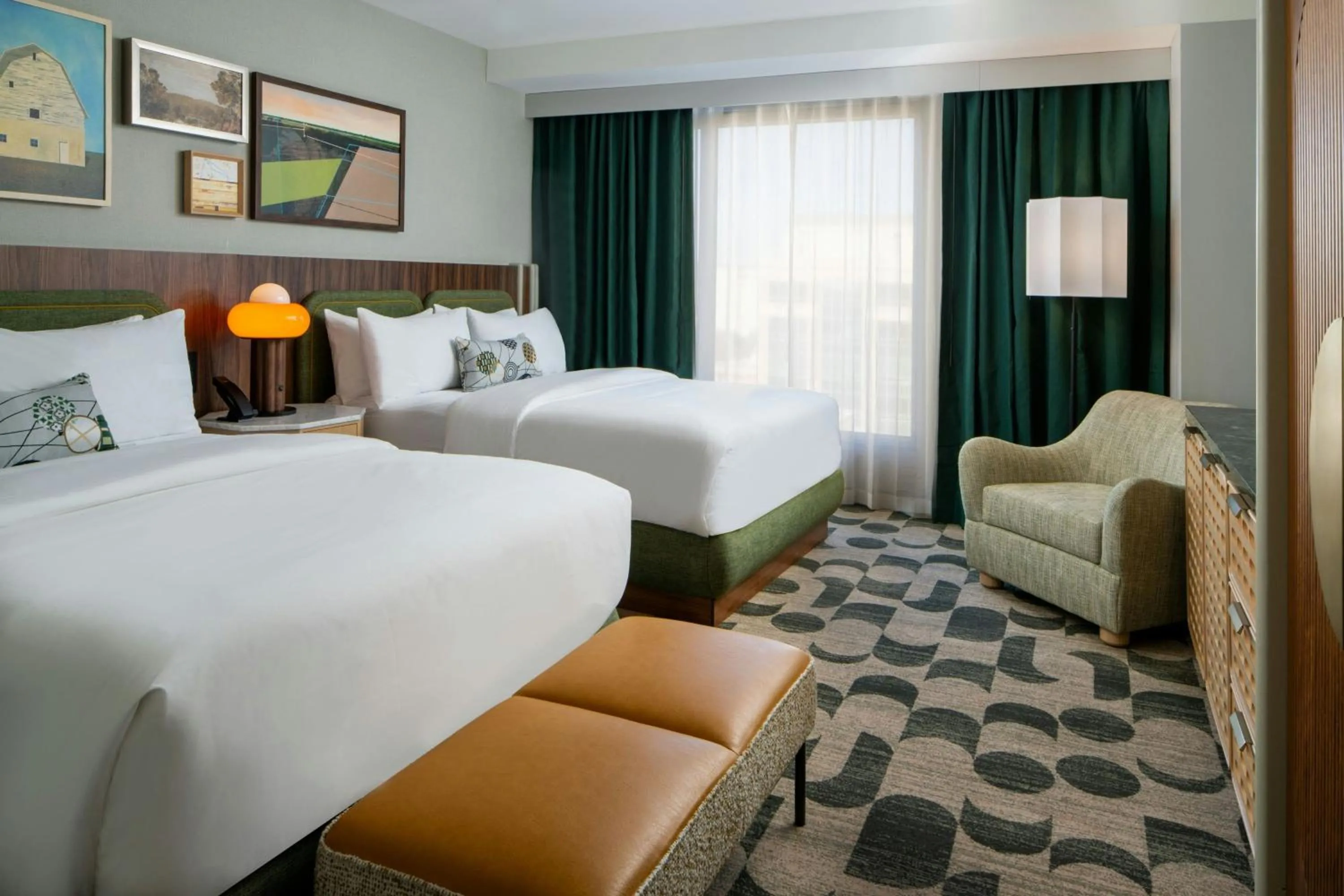 Photo of the whole room, Bed in Trilogy Hotel Huntsville, Autograph Collection