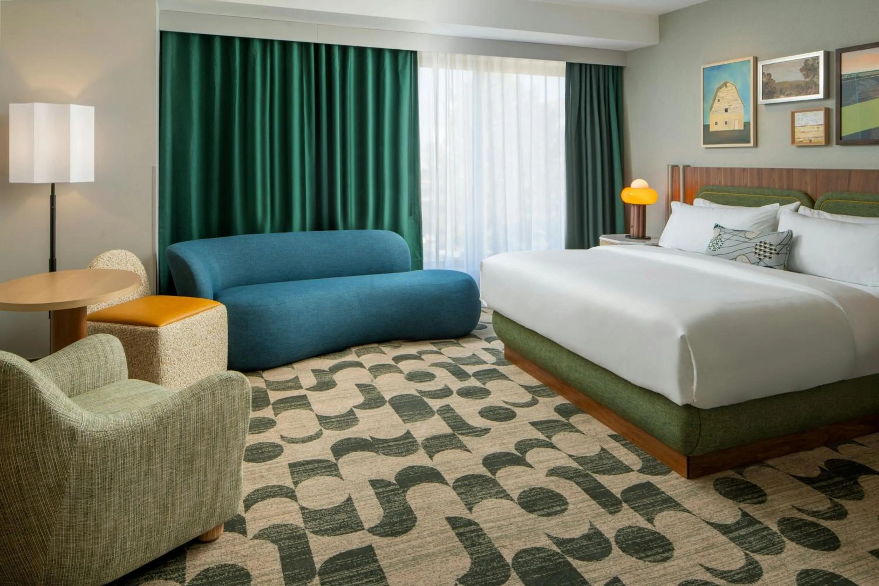 Photo of the whole room, Bed in Trilogy Hotel Huntsville, Autograph Collection