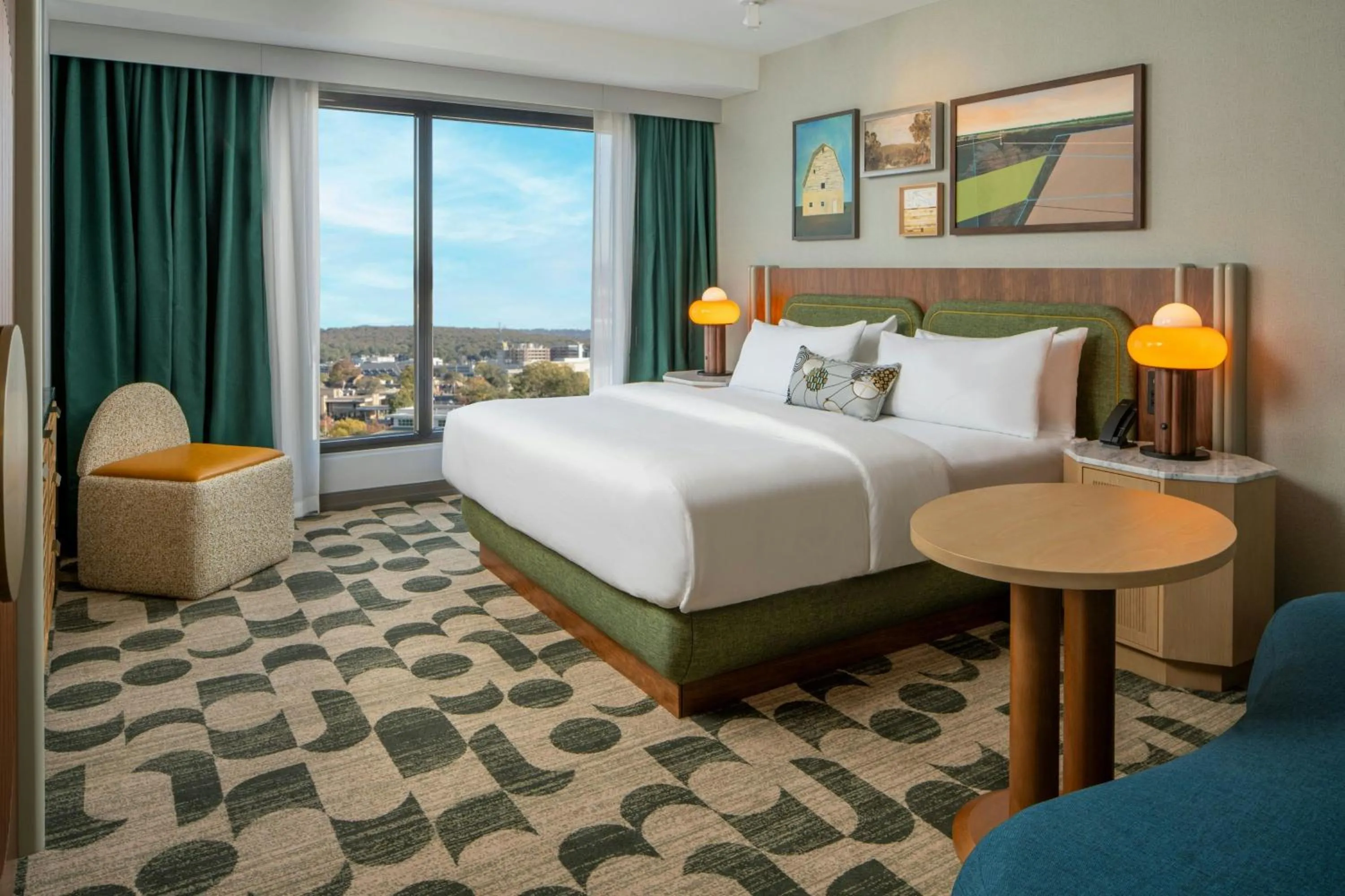 Photo of the whole room, Bed in Trilogy Hotel Huntsville, Autograph Collection