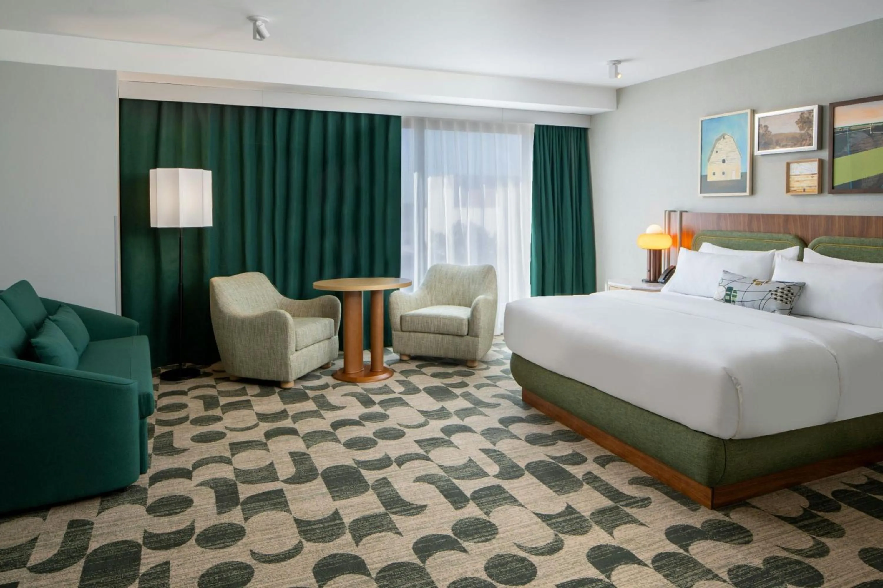Photo of the whole room, Bed in Trilogy Hotel Huntsville, Autograph Collection